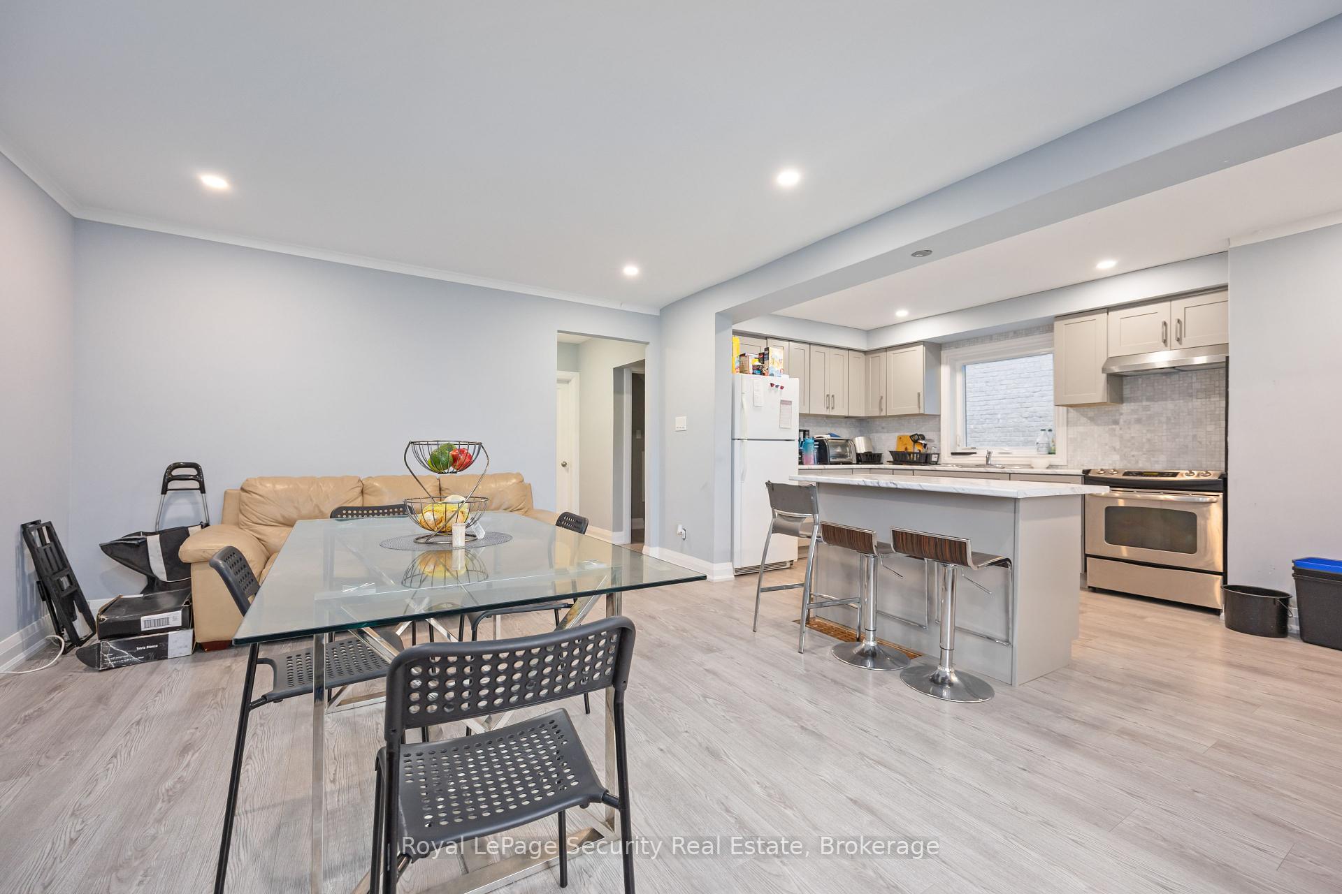 1104 Glengrove Ave, Toronto, ON M6B2K4 | 4 Bedroom 2 Bathroom Detached House | Image 13