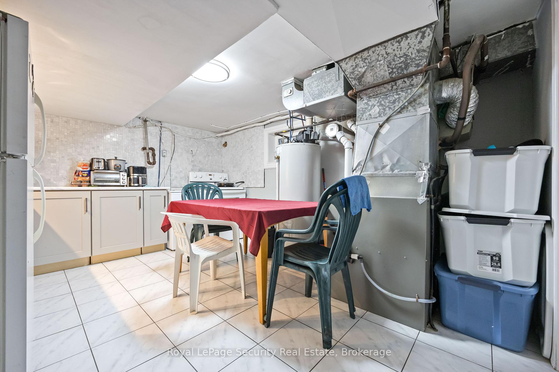 1104 Glengrove Ave, Toronto, ON M6B2K4 | 4 Bedroom 2 Bathroom Detached House | Image 22