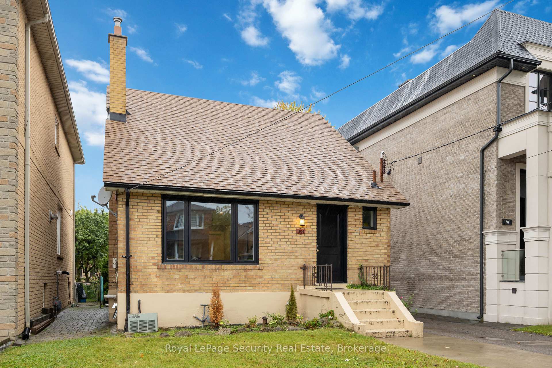 1104 Glengrove Ave, Toronto, ON M6B2K4 | 4 Bedroom 2 Bathroom Detached House | Image 3