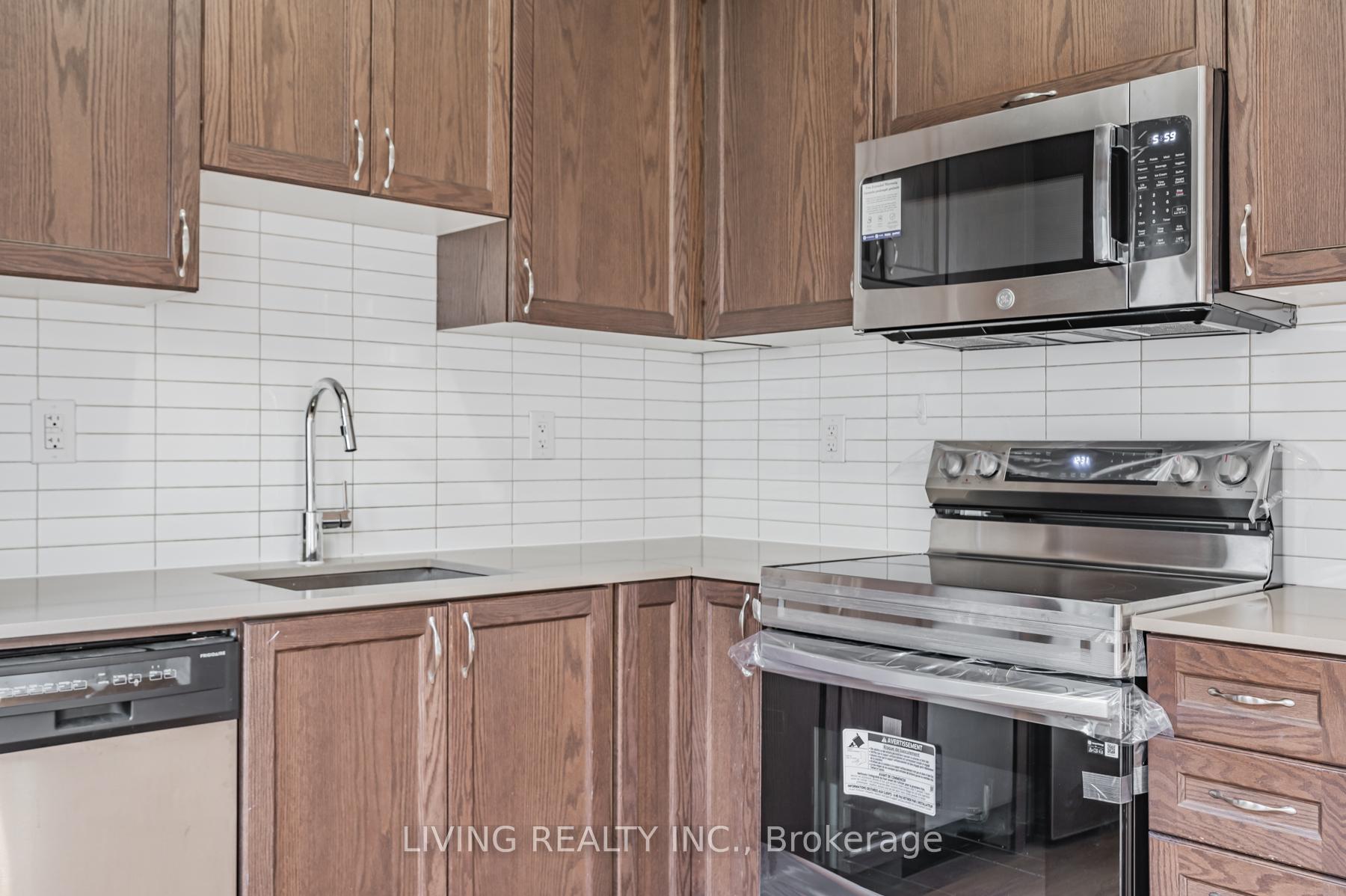 21 Caroline Carpenter Grve, Toronto, ON M3K0B1 | 3 Bedroom 3 Bathroom Condo Townhouse | Image 12