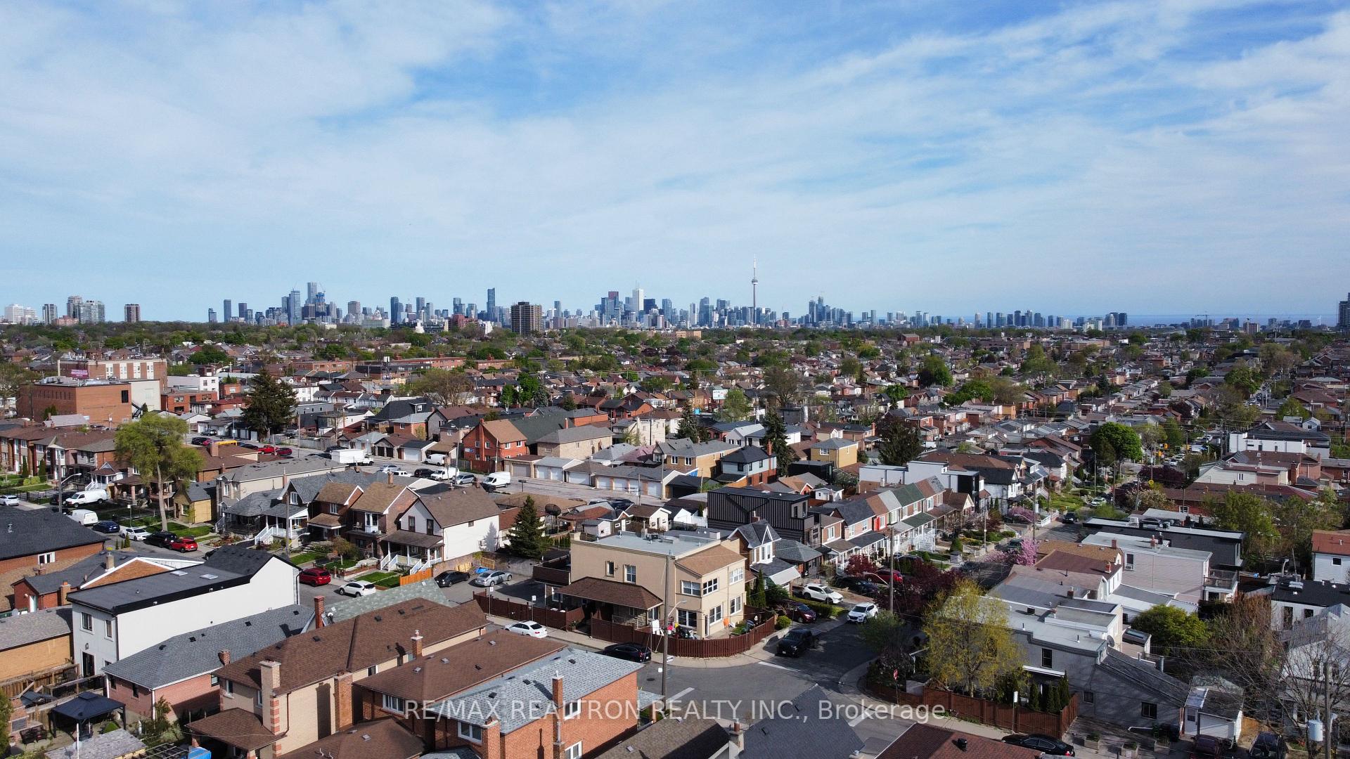 77 Hatherley Rd, Toronto, ON M6E1V8 | 3 Bedroom 3 Bathroom Detached House | Image 32