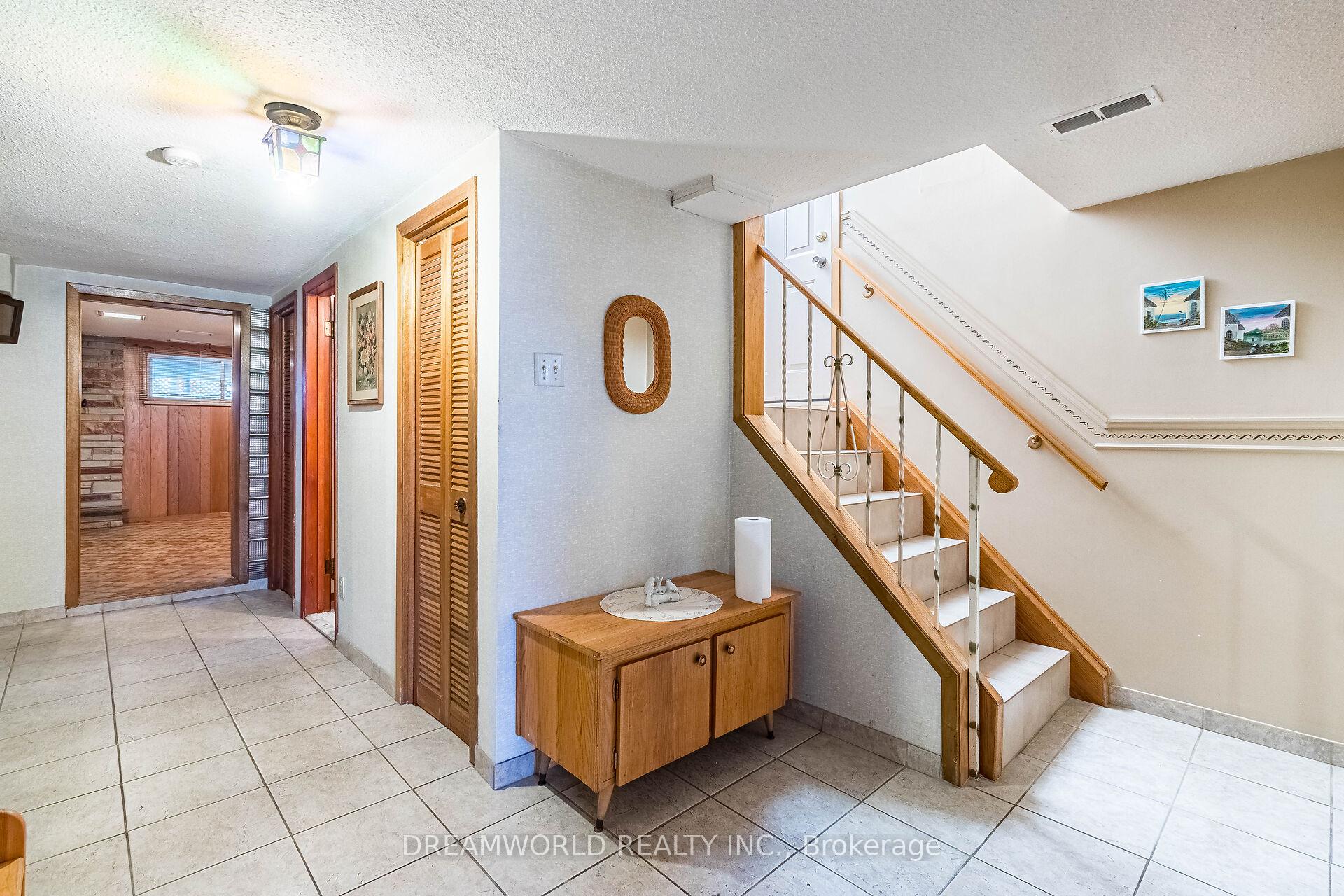 44 Watney Cres, Toronto, ON M3L2C9 | 3 Bedroom 2 Bathroom Semi-Detached House | Image 19