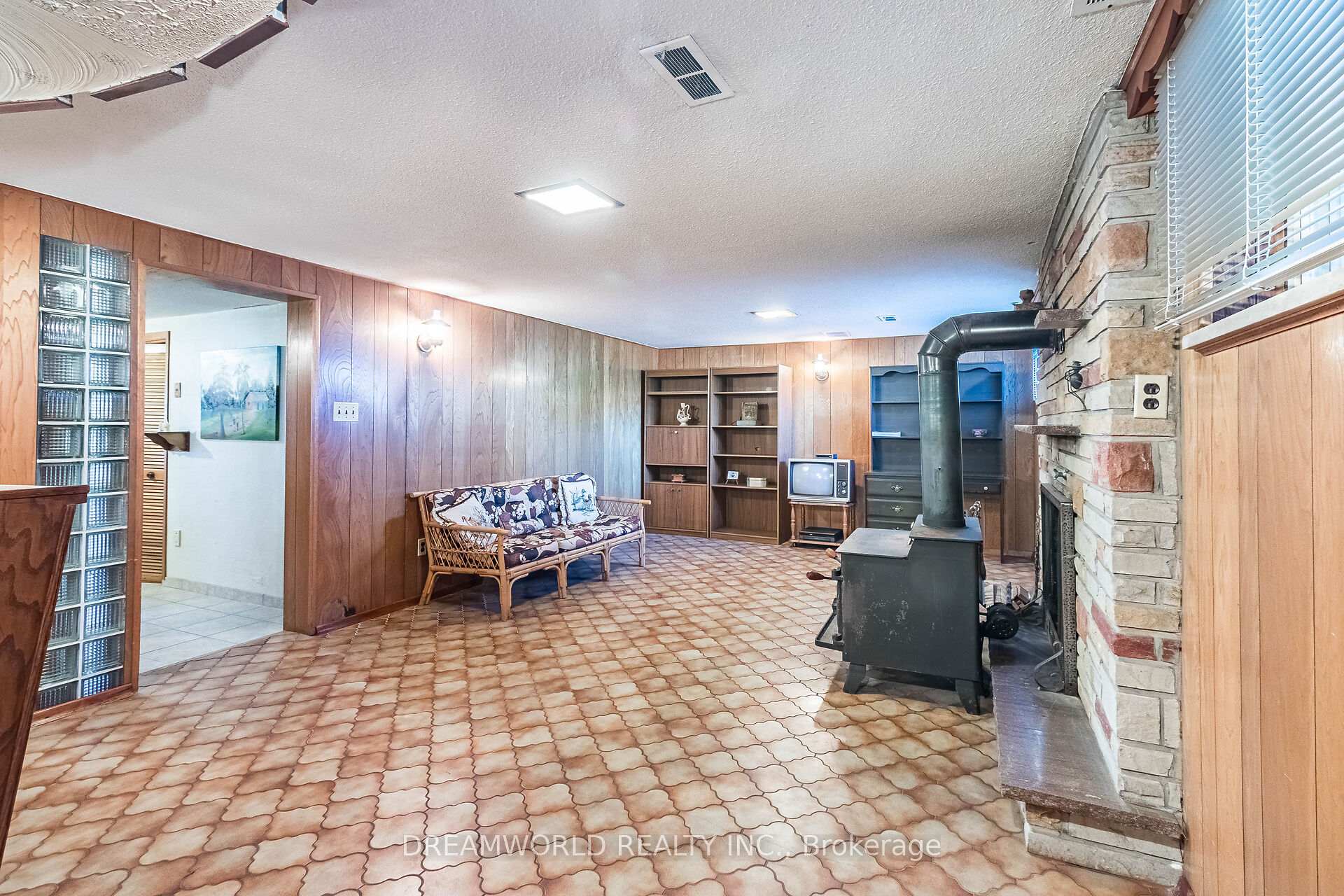 44 Watney Cres, Toronto, ON M3L2C9 | 3 Bedroom 2 Bathroom Semi-Detached House | Image 21