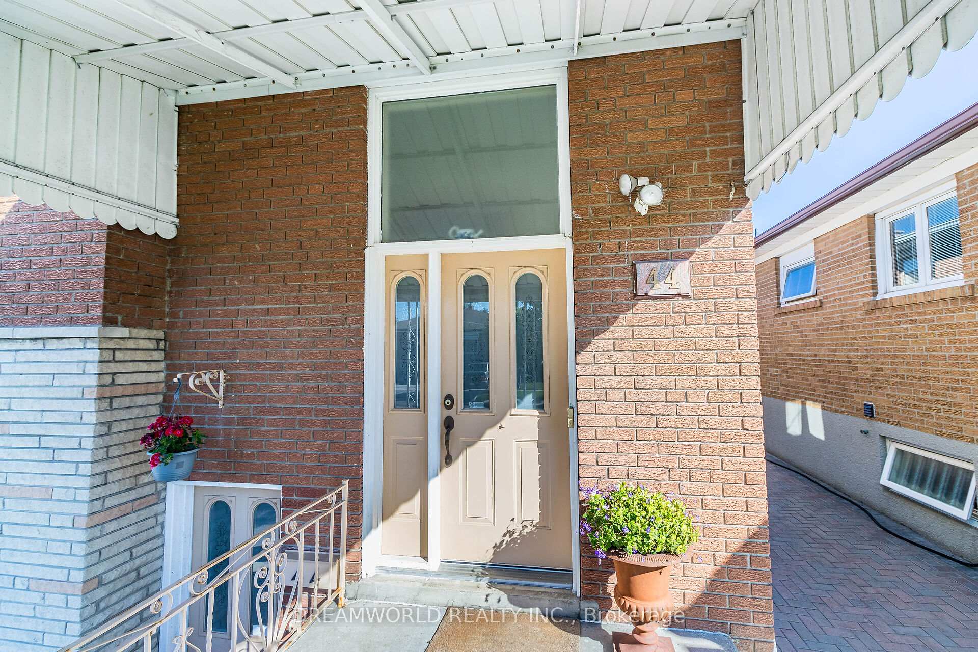 44 Watney Cres, Toronto, ON M3L2C9 | 3 Bedroom 2 Bathroom Semi-Detached House | Image 4