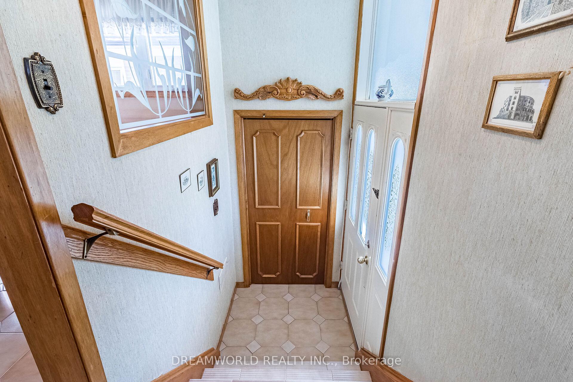 44 Watney Cres, Toronto, ON M3L2C9 | 3 Bedroom 2 Bathroom Semi-Detached House | Image 5