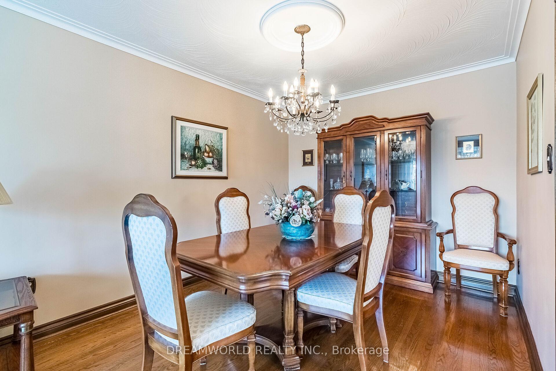 44 Watney Cres, Toronto, ON M3L2C9 | 3 Bedroom 2 Bathroom Semi-Detached House | Image 9