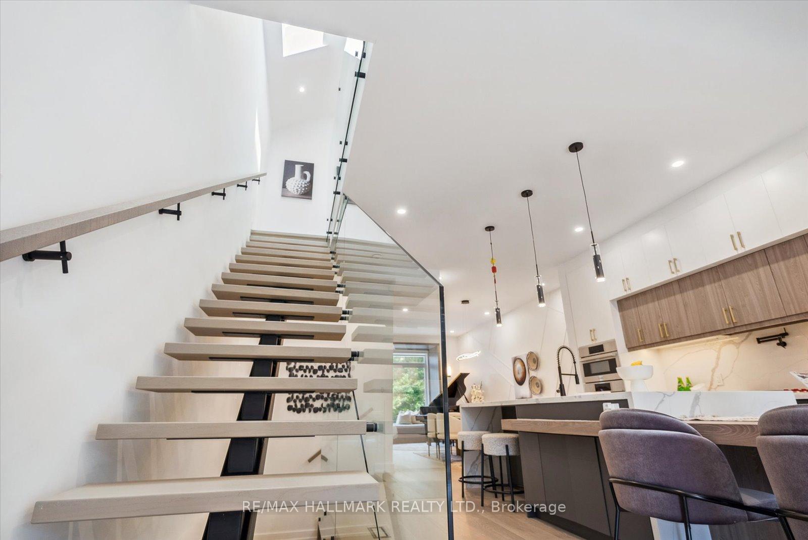 65 Lake Cres, Toronto, ON M8V1W2 | 3 Bedroom 5 Bathroom Detached House | Image 12