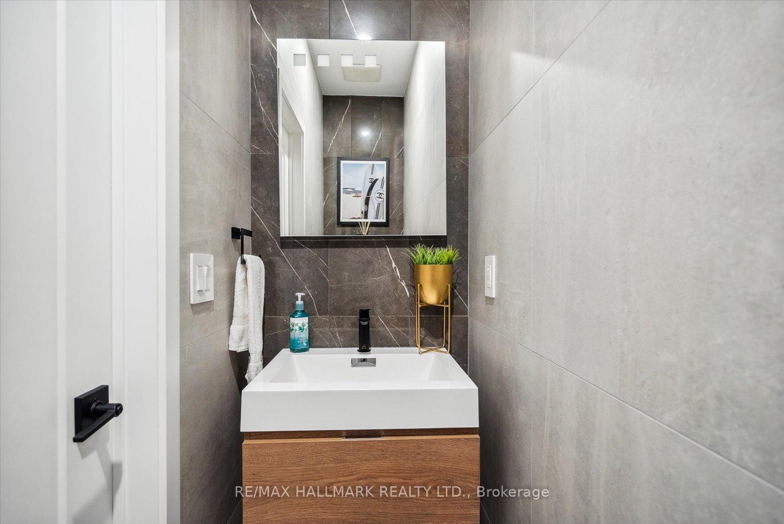 65 Lake Cres, Toronto, ON M8V1W2 | 3 Bedroom 5 Bathroom Detached House | Image 13