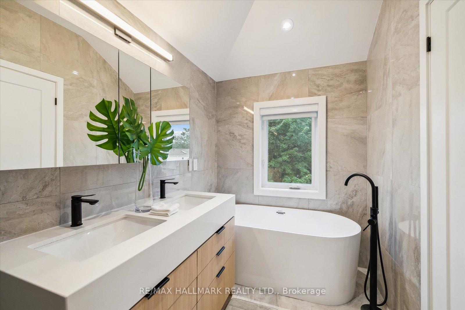 65 Lake Cres, Toronto, ON M8V1W2 | 3 Bedroom 5 Bathroom Detached House | Image 19