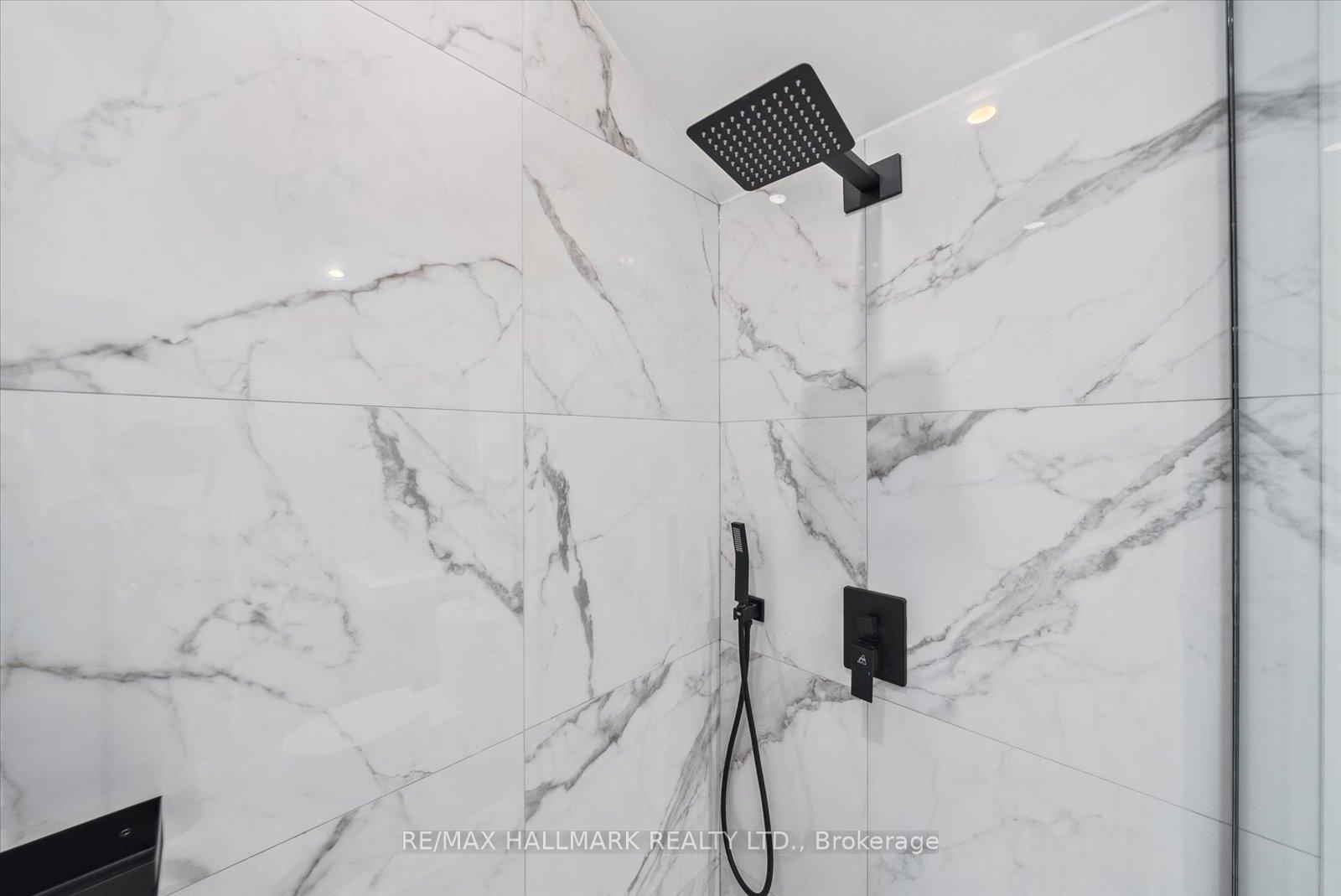 65 Lake Cres, Toronto, ON M8V1W2 | 3 Bedroom 5 Bathroom Detached House | Image 25