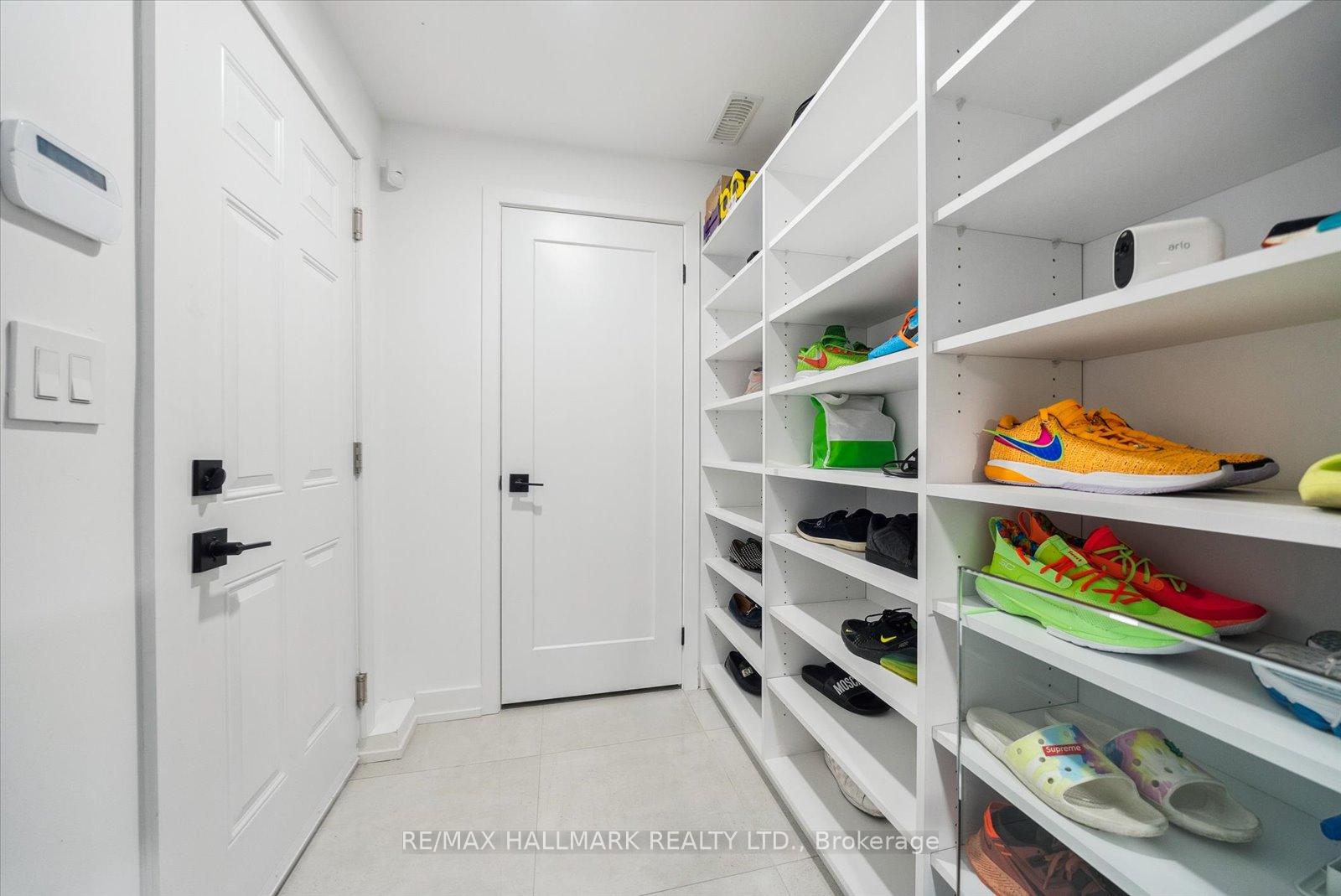 65 Lake Cres, Toronto, ON M8V1W2 | 3 Bedroom 5 Bathroom Detached House | Image 29