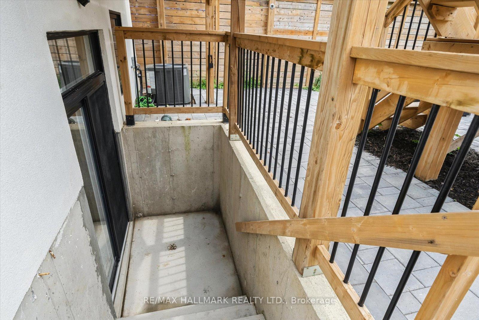 65 Lake Cres, Toronto, ON M8V1W2 | 3 Bedroom 5 Bathroom Detached House | Image 35