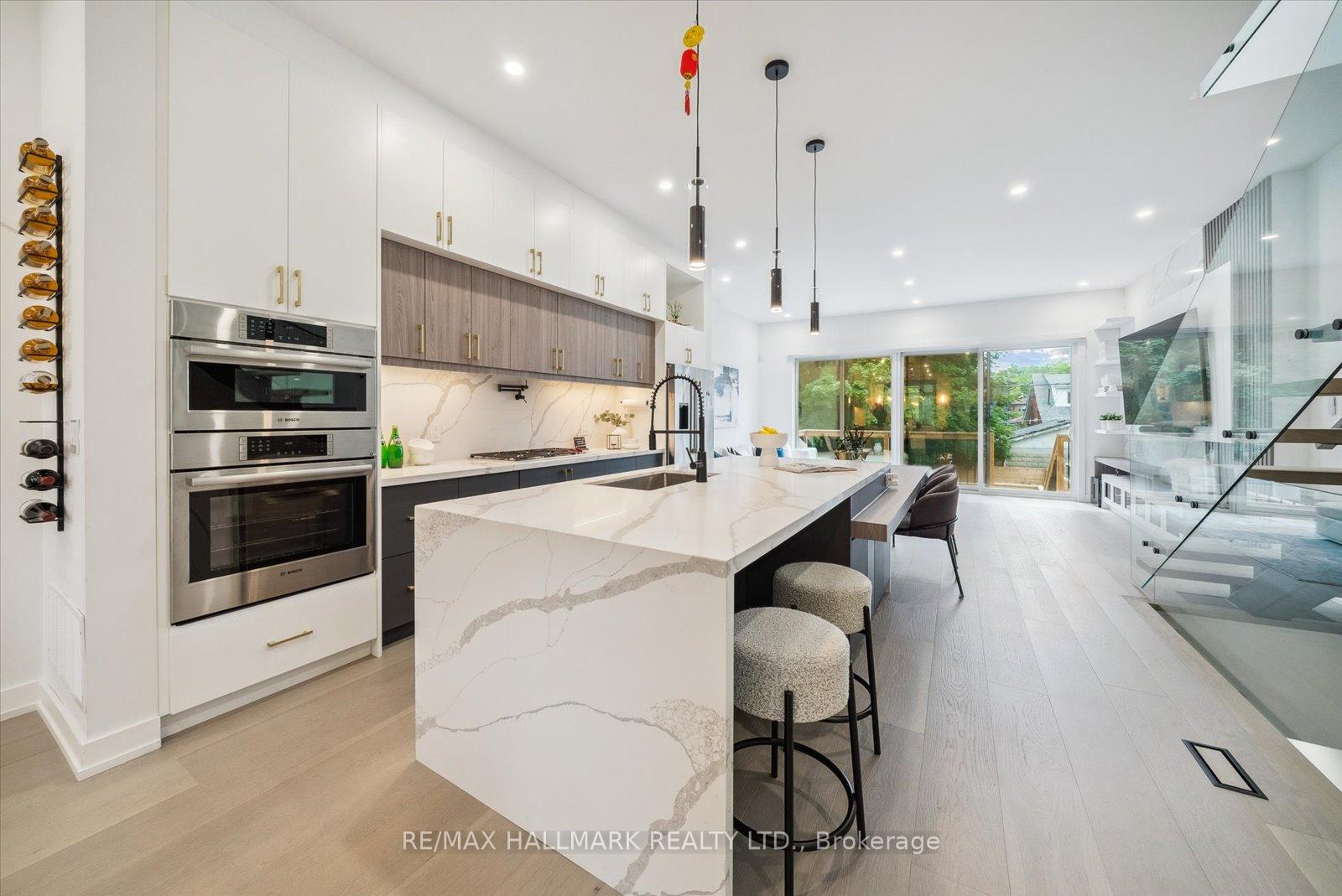 65 Lake Cres, Toronto, ON M8V1W2 | 3 Bedroom 5 Bathroom Detached House | Image 7