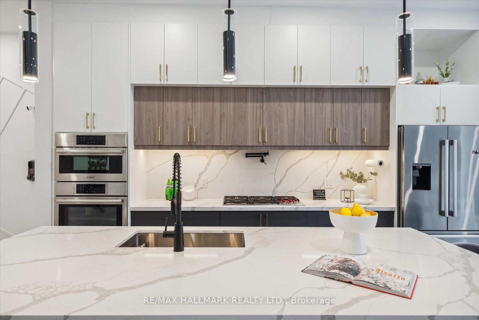 65 Lake Cres, Toronto, ON M8V1W2 | 3 Bedroom 5 Bathroom Detached House | Image 8