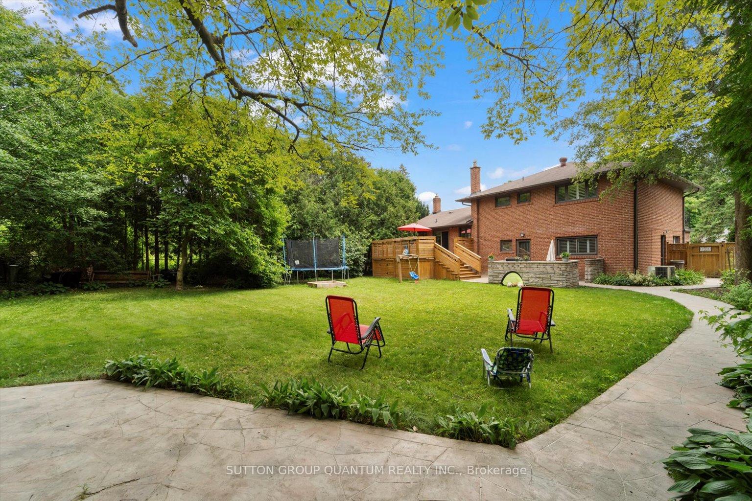 159 Princess Anne Cres, Toronto, ON M9A2R7 | 3 Bedroom 3 Bathroom Detached House | Image 38