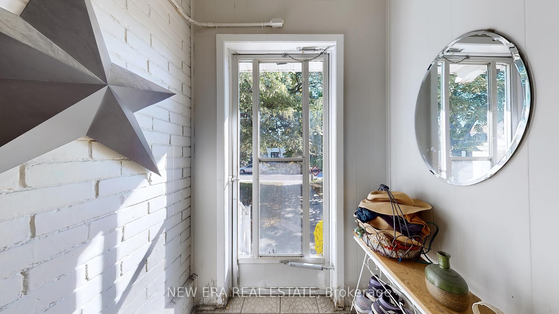 596 St Clarens Ave, Toronto, ON M6H3W9 | 3 Bedroom 2 Bathroom Semi-Detached House | Image 11