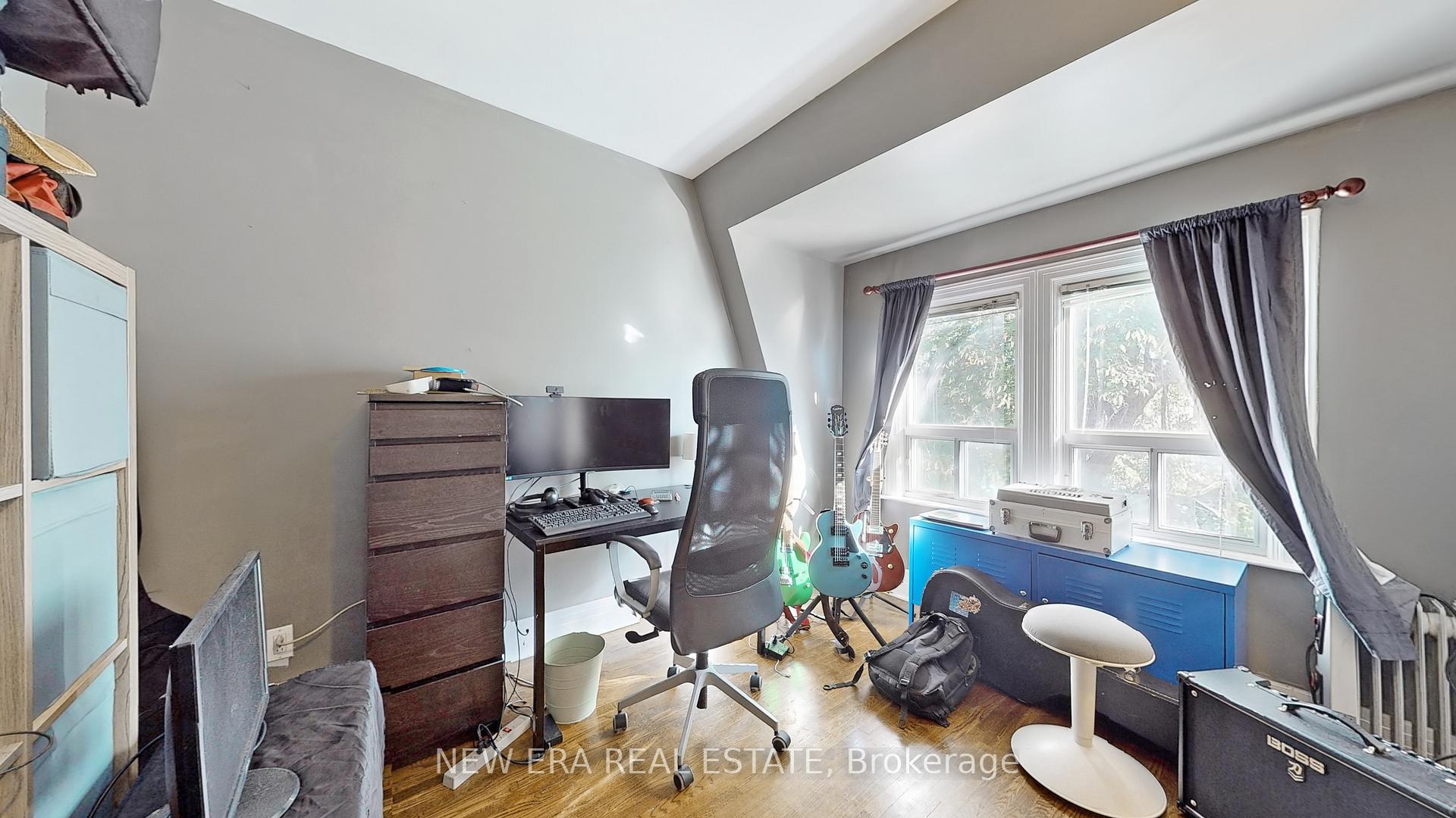 596 St Clarens Ave, Toronto, ON M6H3W9 | 3 Bedroom 2 Bathroom Semi-Detached House | Image 14