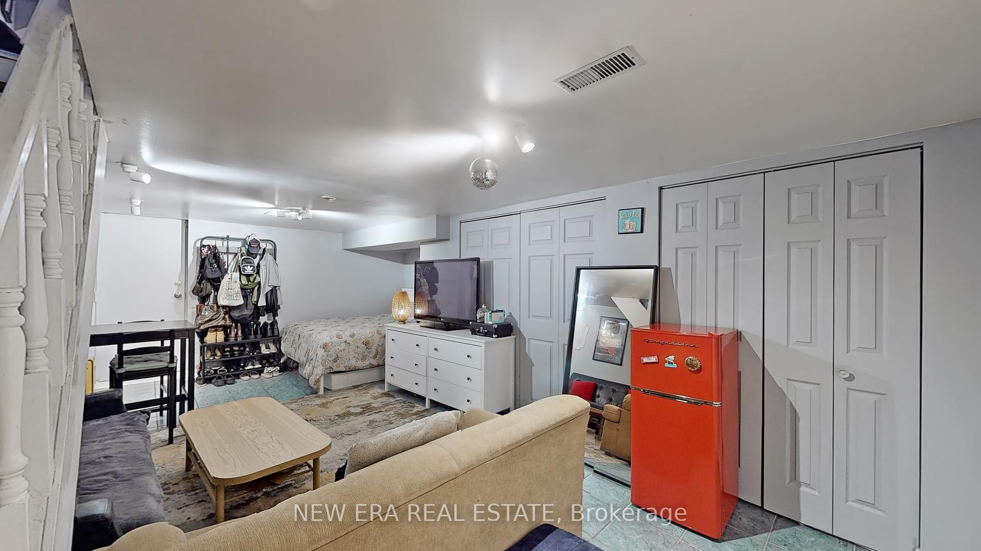 596 St Clarens Ave, Toronto, ON M6H3W9 | 3 Bedroom 2 Bathroom Semi-Detached House | Image 19