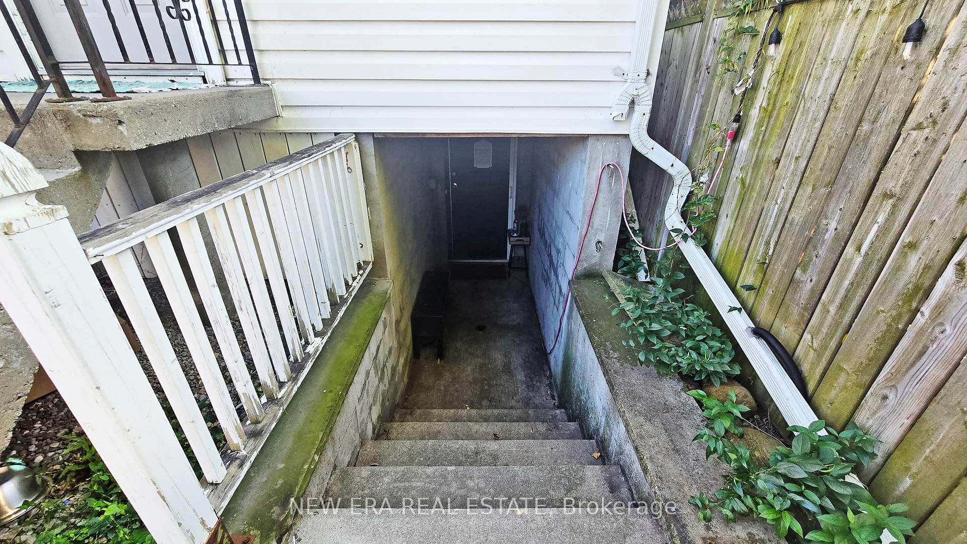 596 St Clarens Ave, Toronto, ON M6H3W9 | 3 Bedroom 2 Bathroom Semi-Detached House | Image 23