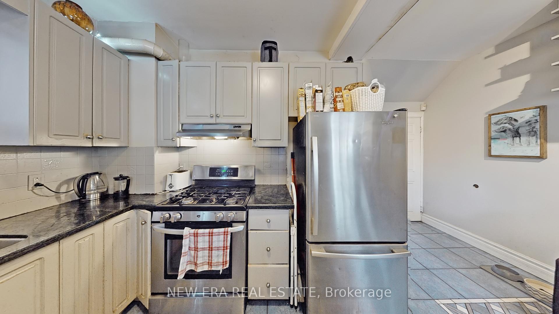 596 St Clarens Ave, Toronto, ON M6H3W9 | 3 Bedroom 2 Bathroom Semi-Detached House | Image 9