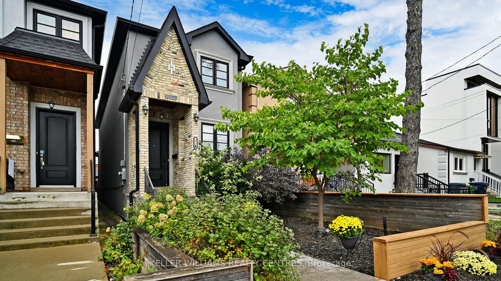 272B Boon Ave, Toronto, ON M6E3Z9 | 3 Bedroom 4 Bathroom Detached House | Image 1