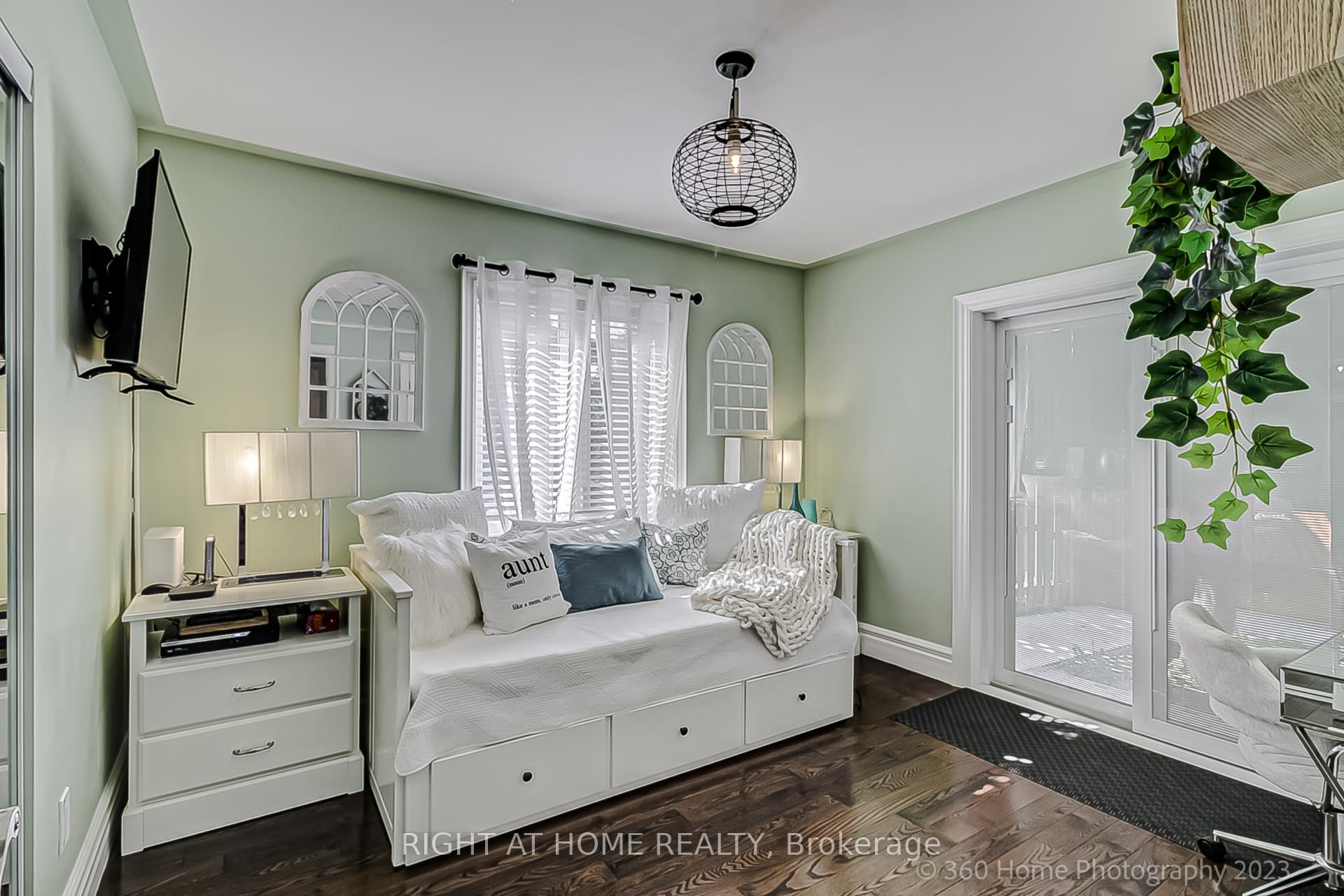 85 Barrhead Cres, Toronto, ON M9W3Z8 | 3 Bedroom 3 Bathroom Detached House | Image 12