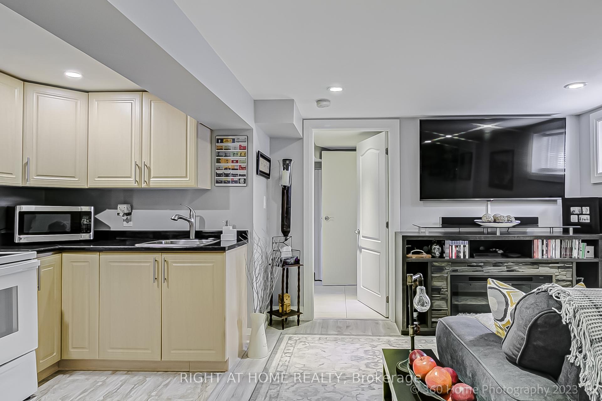 85 Barrhead Cres, Toronto, ON M9W3Z8 | 3 Bedroom 3 Bathroom Detached House | Image 21