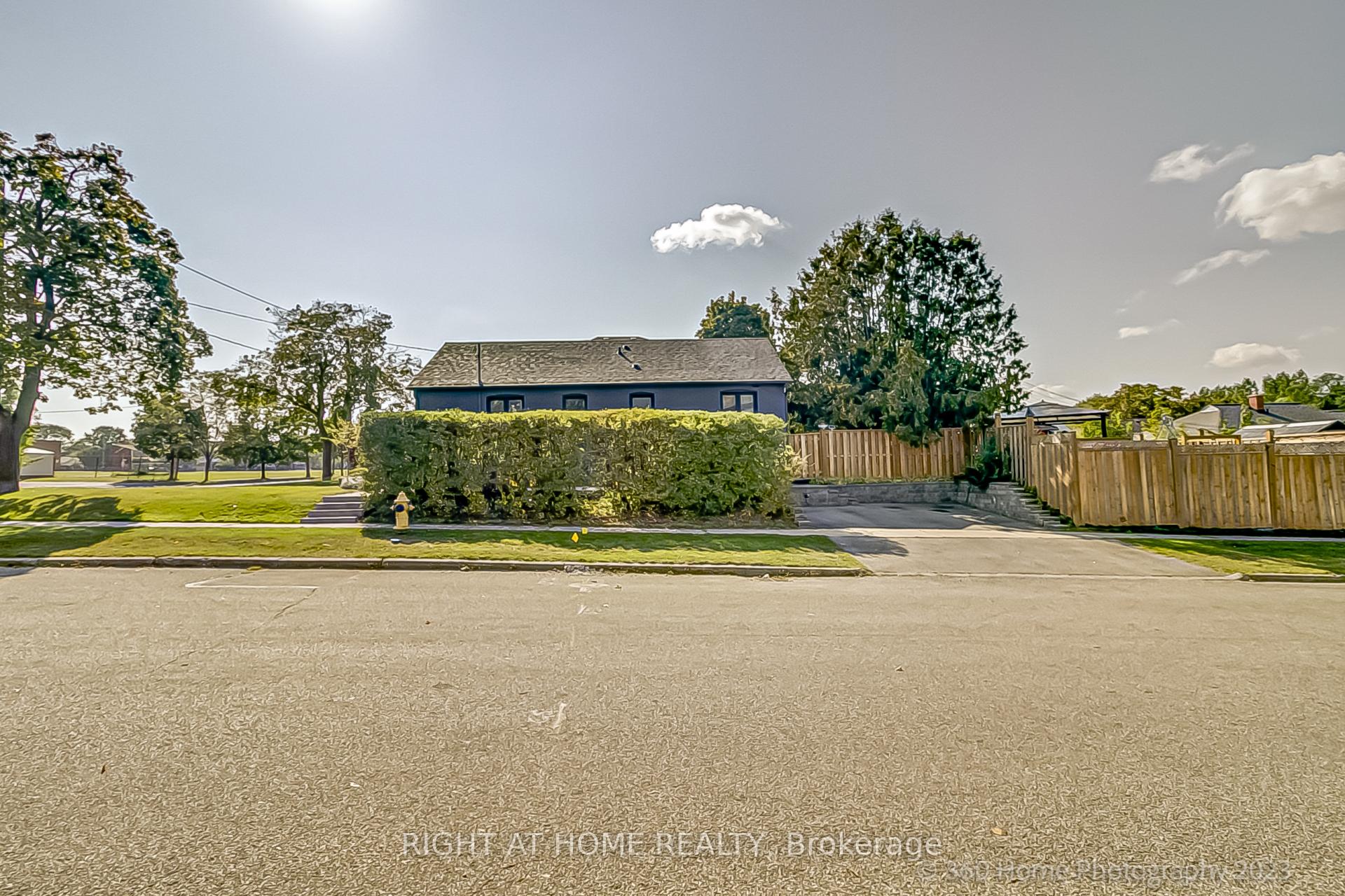 85 Barrhead Cres, Toronto, ON M9W3Z8 | 3 Bedroom 3 Bathroom Detached House | Image 32