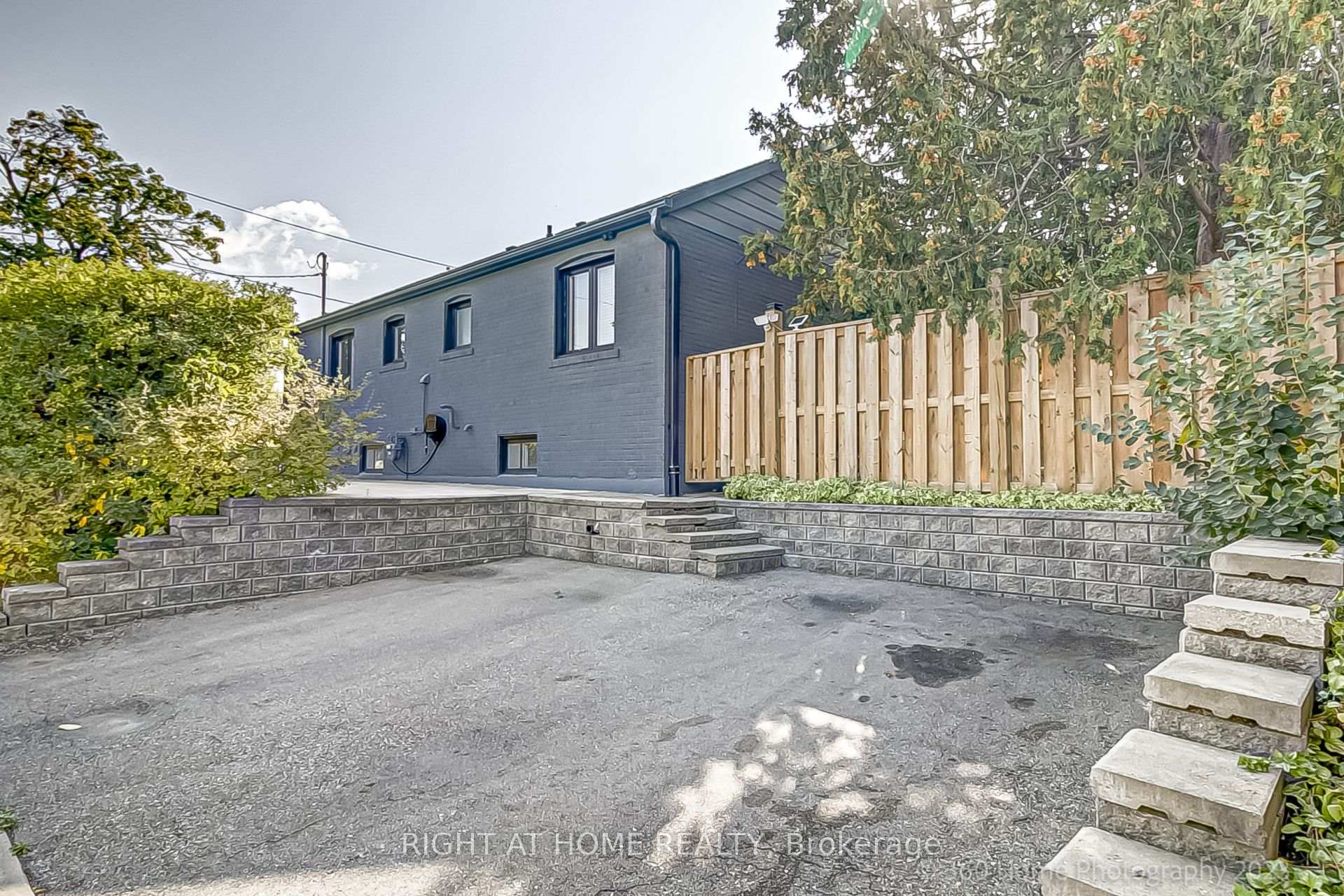 85 Barrhead Cres, Toronto, ON M9W3Z8 | 3 Bedroom 3 Bathroom Detached House | Image 36