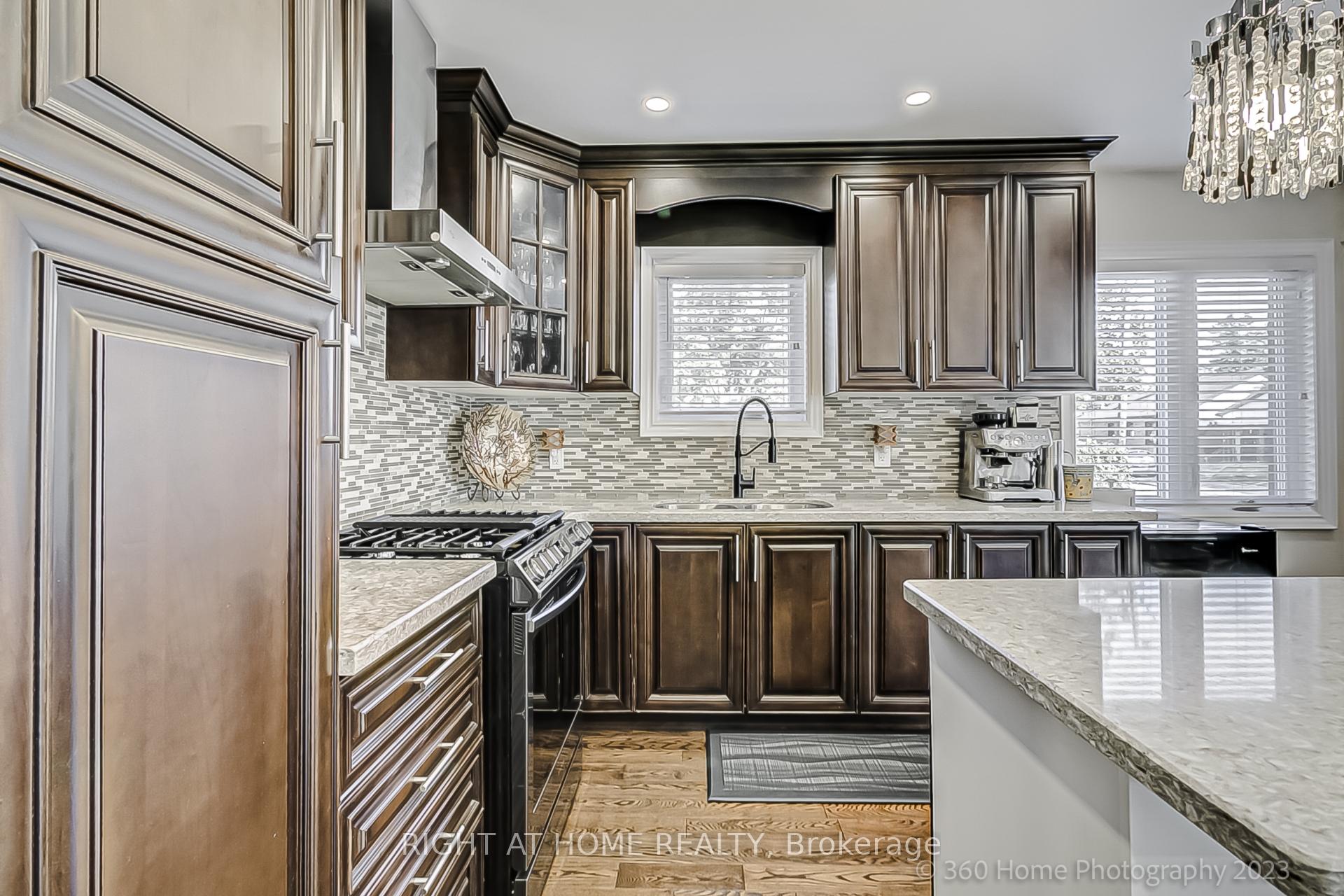 85 Barrhead Cres, Toronto, ON M9W3Z8 | 3 Bedroom 3 Bathroom Detached House | Image 4