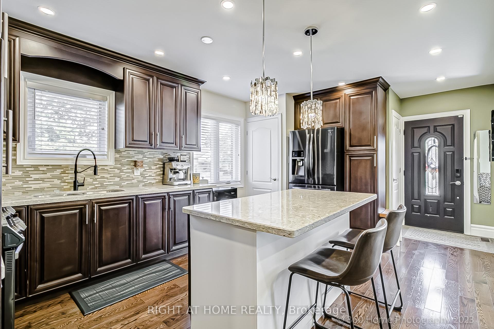 85 Barrhead Cres, Toronto, ON M9W3Z8 | 3 Bedroom 3 Bathroom Detached House | Image 5