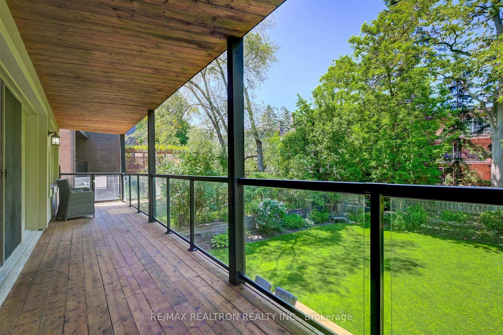102 Edenbridge Dr, Toronto, ON M9A3G4 | 4 Bedroom 6 Bathroom Detached House | Image 13