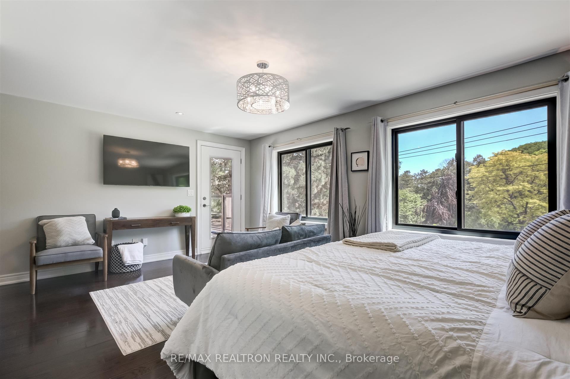 102 Edenbridge Dr, Toronto, ON M9A3G4 | 4 Bedroom 6 Bathroom Detached House | Image 19