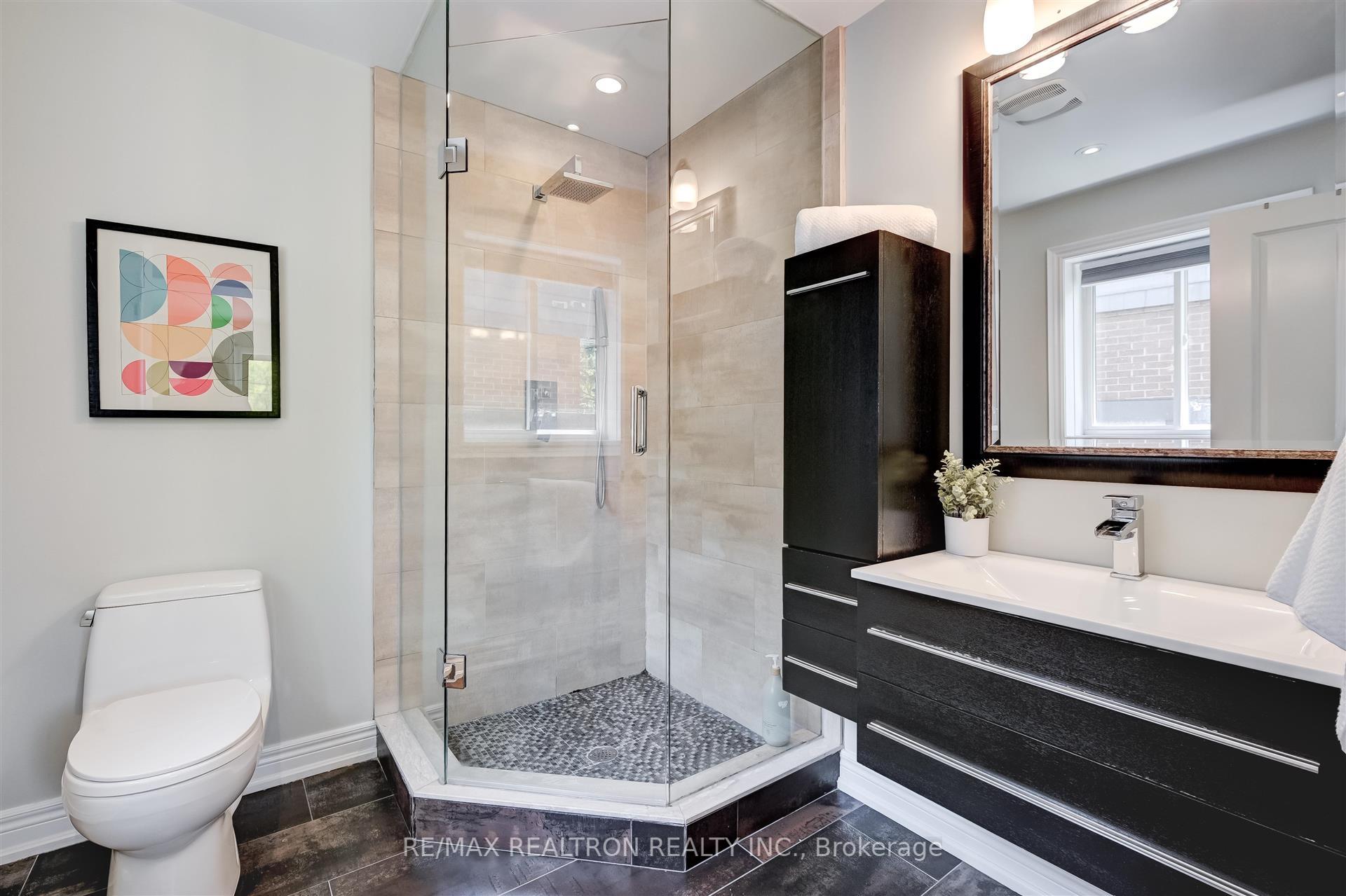 102 Edenbridge Dr, Toronto, ON M9A3G4 | 4 Bedroom 6 Bathroom Detached House | Image 20