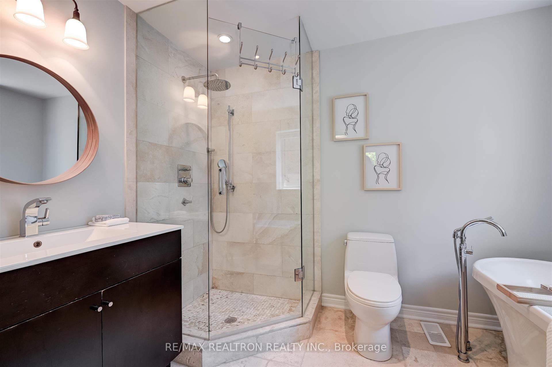 102 Edenbridge Dr, Toronto, ON M9A3G4 | 4 Bedroom 6 Bathroom Detached House | Image 23