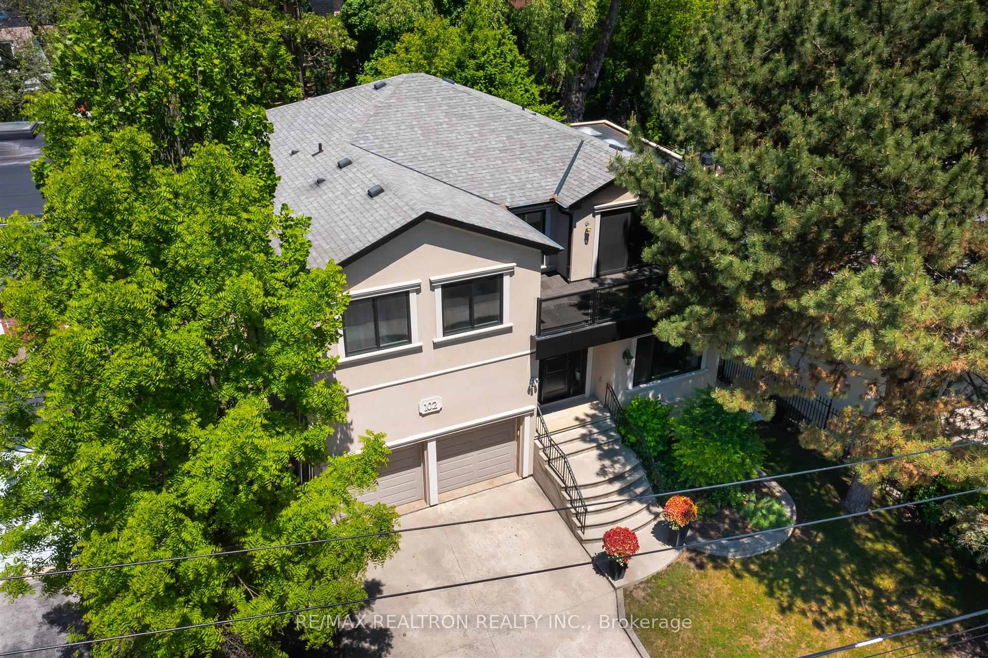 102 Edenbridge Dr, Toronto, ON M9A3G4 | 4 Bedroom 6 Bathroom Detached House | Image 3