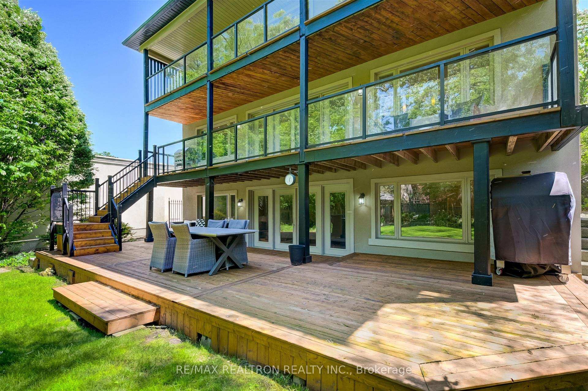 102 Edenbridge Dr, Toronto, ON M9A3G4 | 4 Bedroom 6 Bathroom Detached House | Image 34