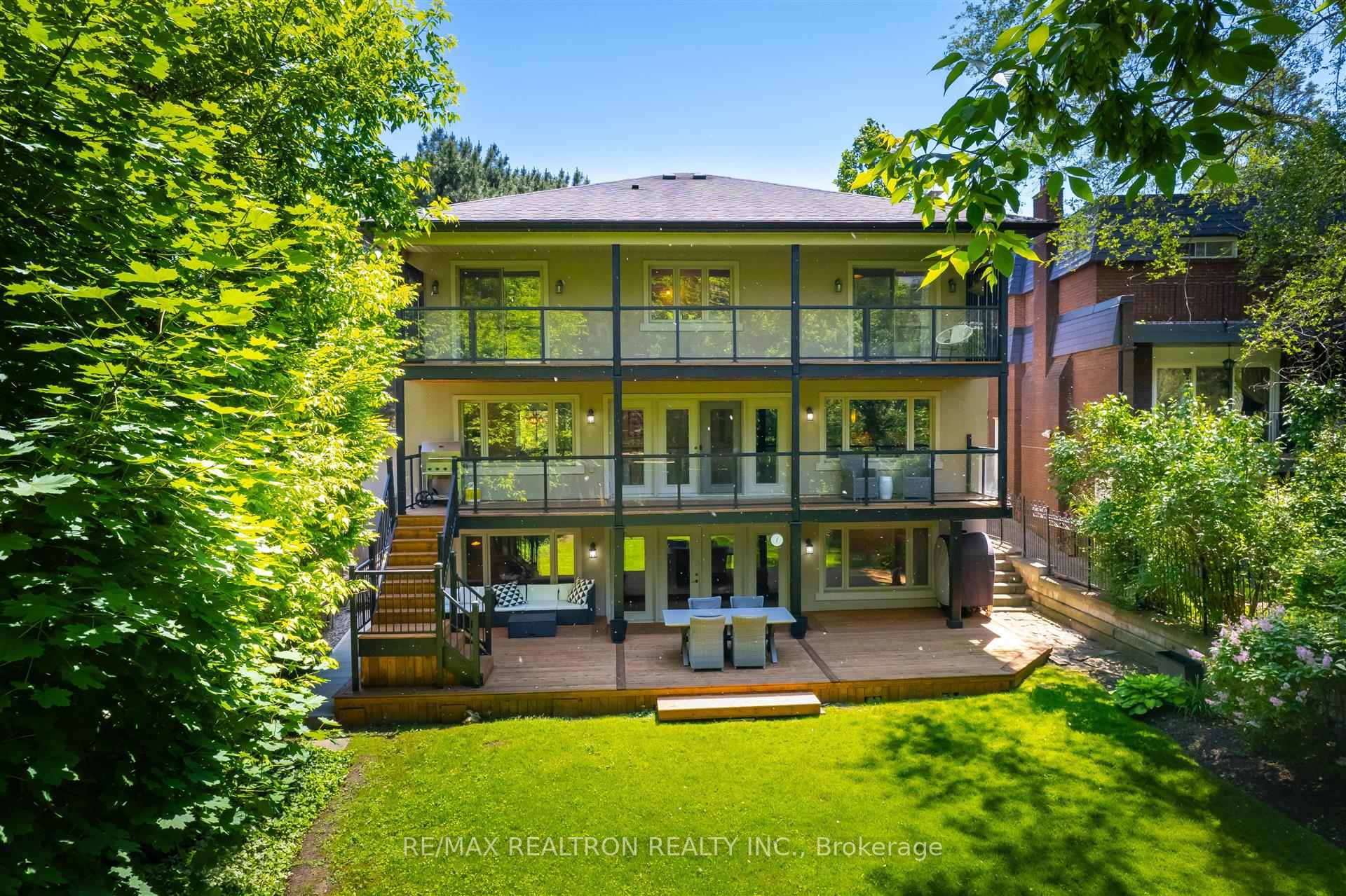 102 Edenbridge Dr, Toronto, ON M9A3G4 | 4 Bedroom 6 Bathroom Detached House | Image 38