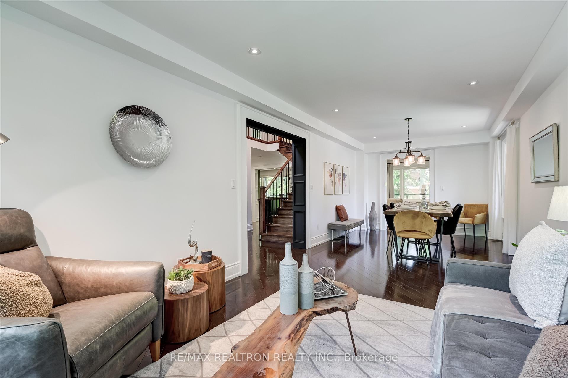 102 Edenbridge Dr, Toronto, ON M9A3G4 | 4 Bedroom 6 Bathroom Detached House | Image 7