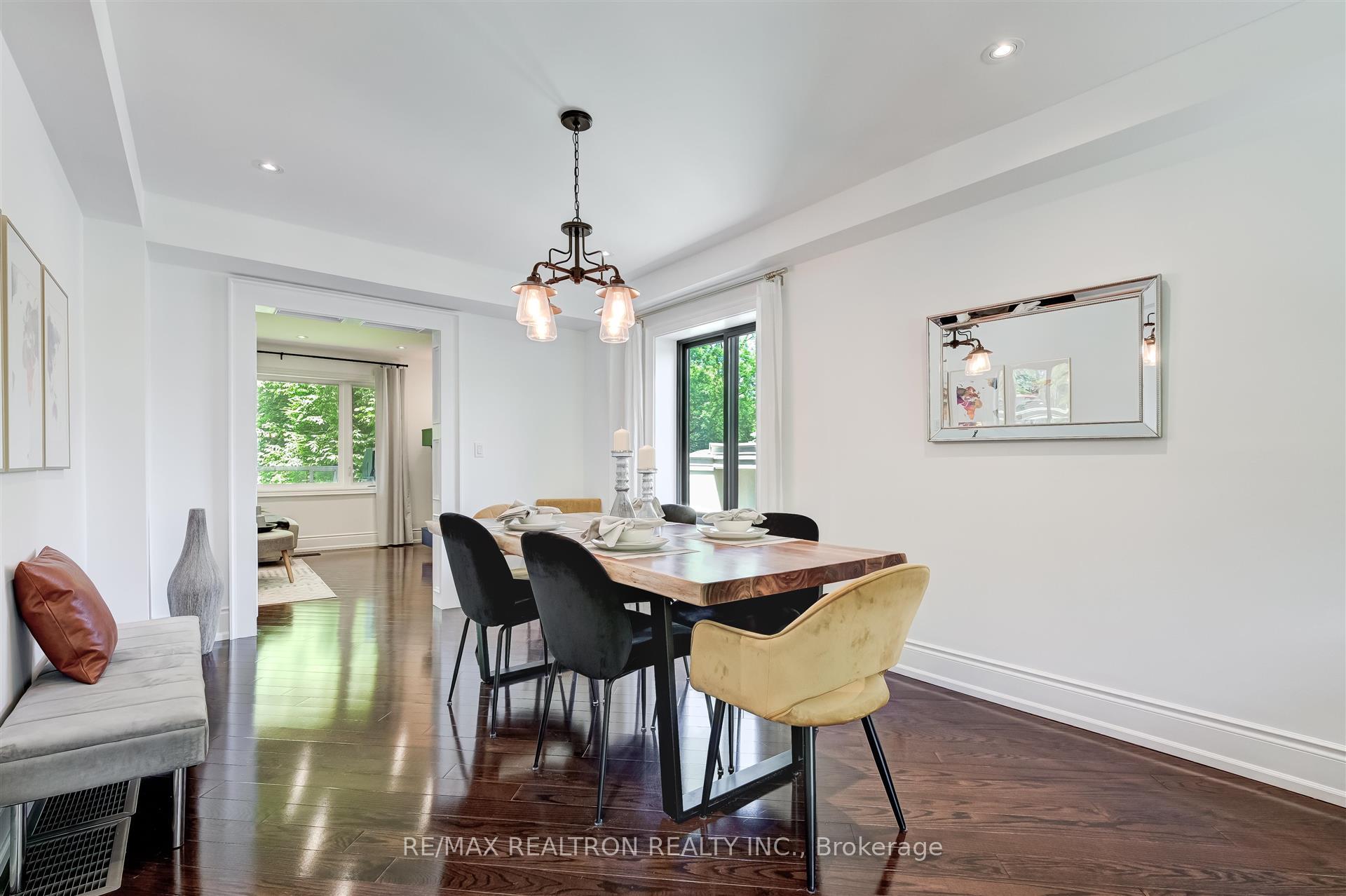 102 Edenbridge Dr, Toronto, ON M9A3G4 | 4 Bedroom 6 Bathroom Detached House | Image 8