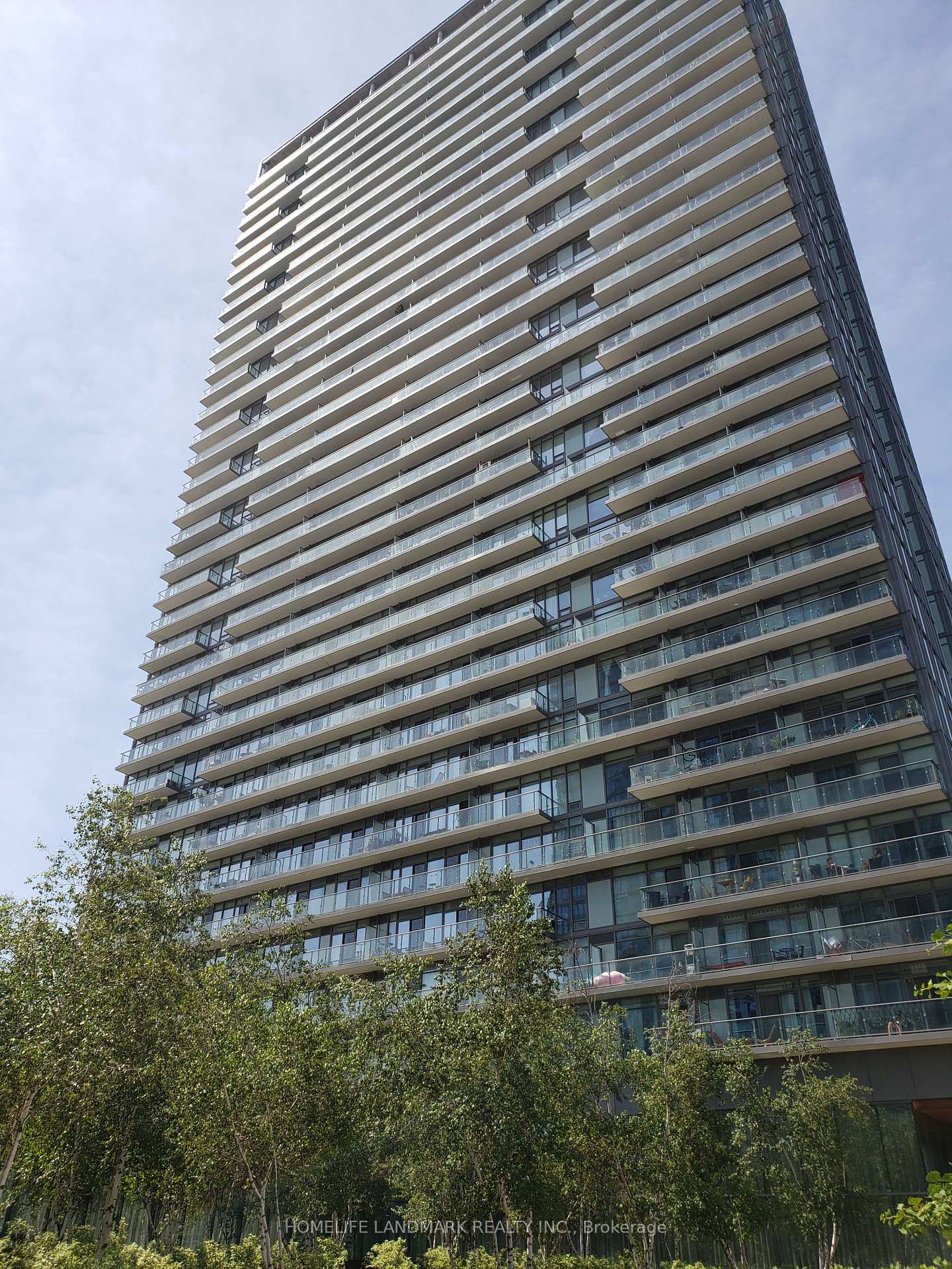 #909 - 105 The Queensway, Toronto, ON M6S5B5 | 1 Bedroom 1 Bathroom Condo Apt | Image 1