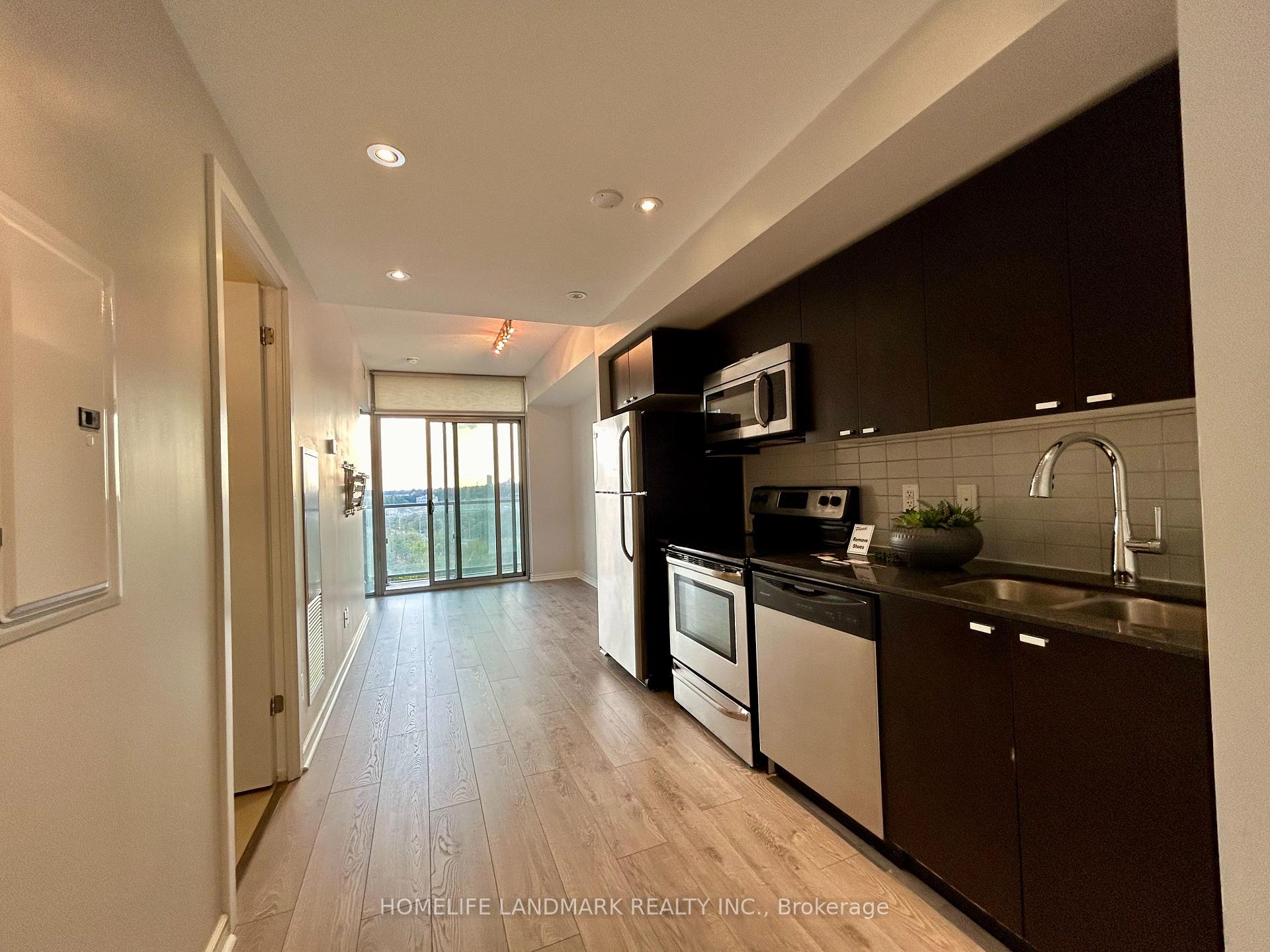 #909 - 105 The Queensway, Toronto, ON M6S5B5 | 1 Bedroom 1 Bathroom Condo Apt | Image 10