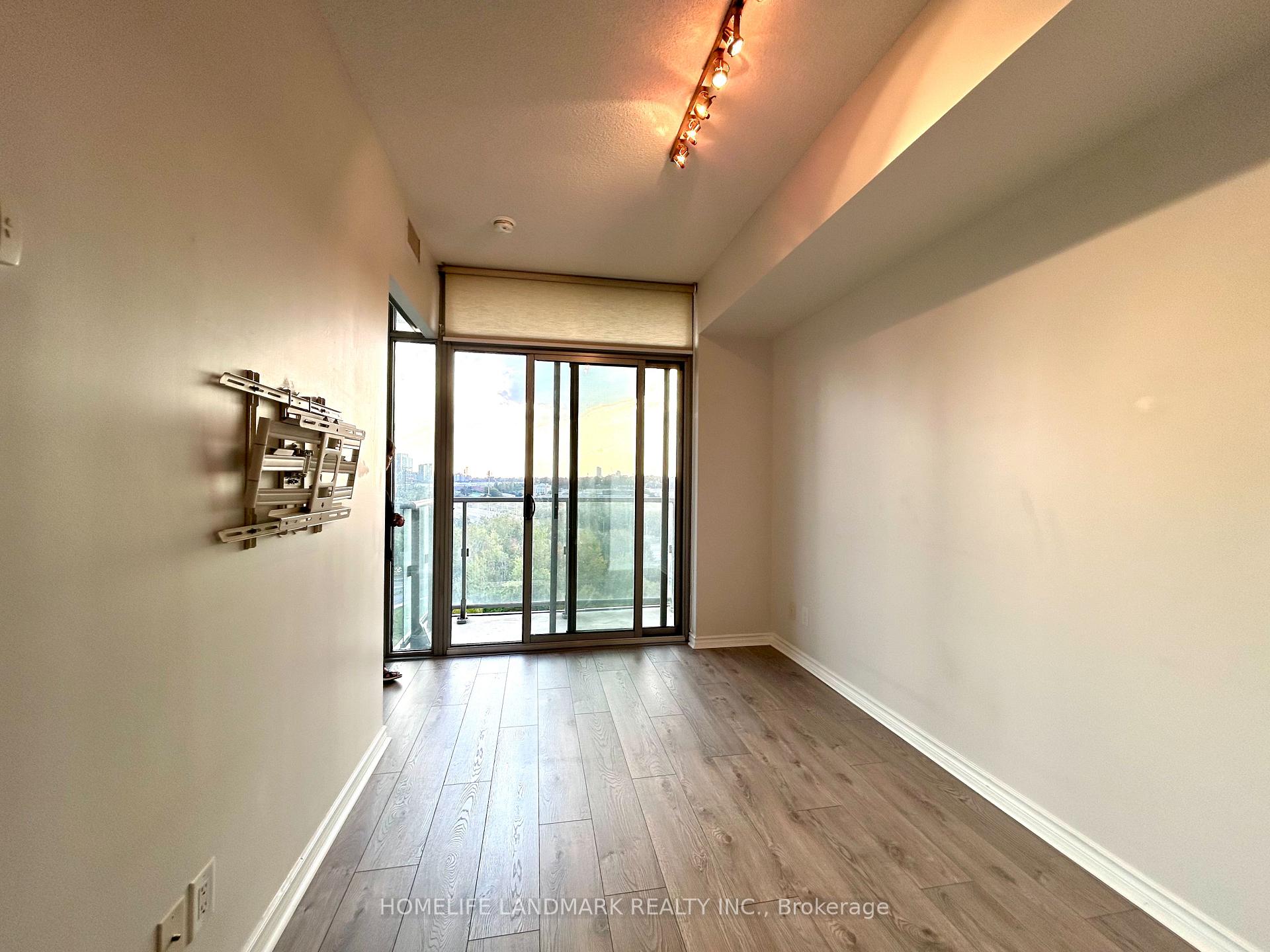 #909 - 105 The Queensway, Toronto, ON M6S5B5 | 1 Bedroom 1 Bathroom Condo Apt | Image 12