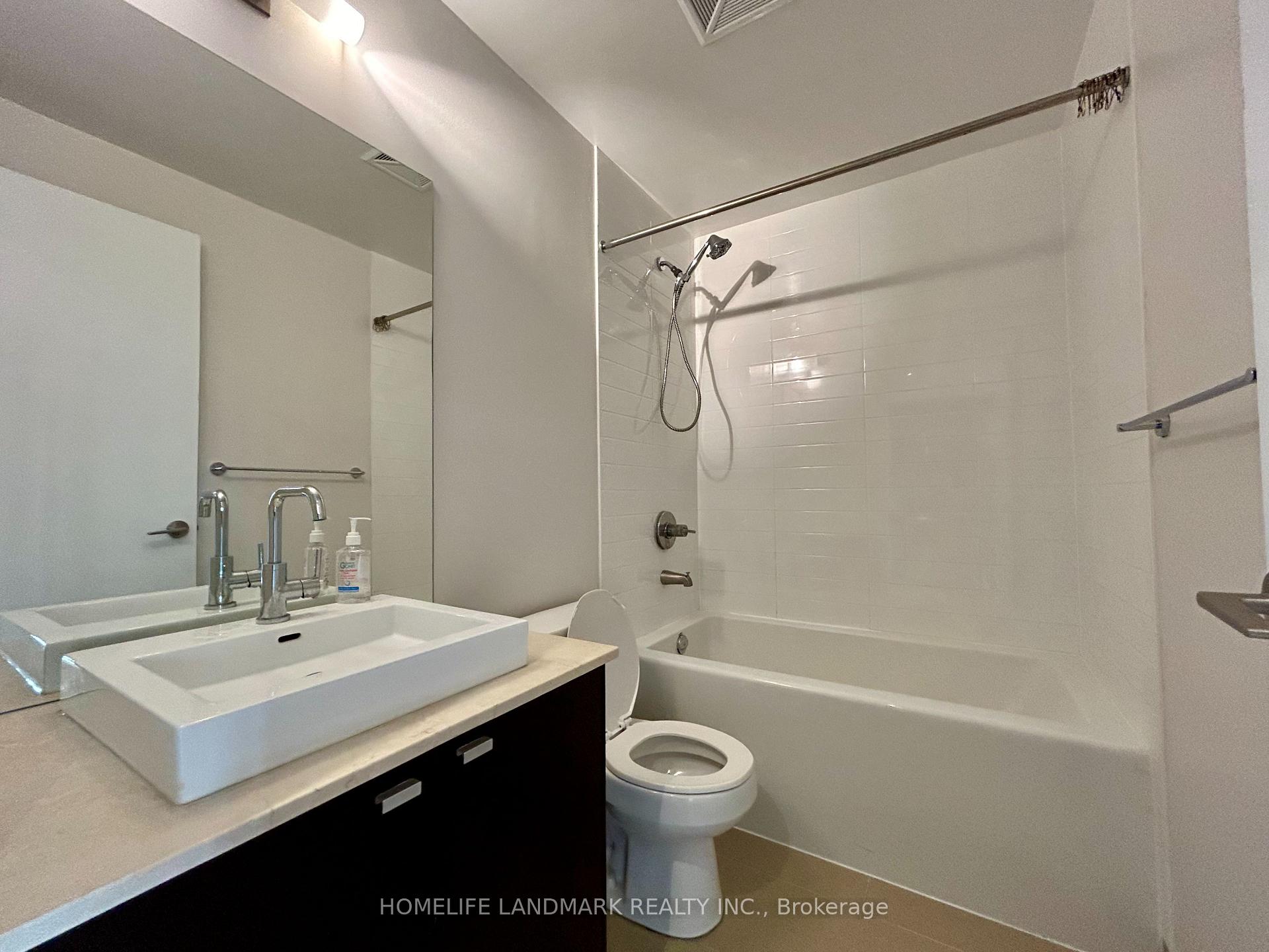 #909 - 105 The Queensway, Toronto, ON M6S5B5 | 1 Bedroom 1 Bathroom Condo Apt | Image 7