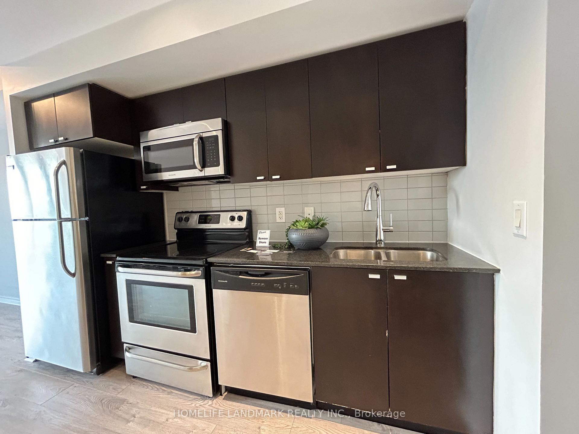 #909 - 105 The Queensway, Toronto, ON M6S5B5 | 1 Bedroom 1 Bathroom Condo Apt | Image 9