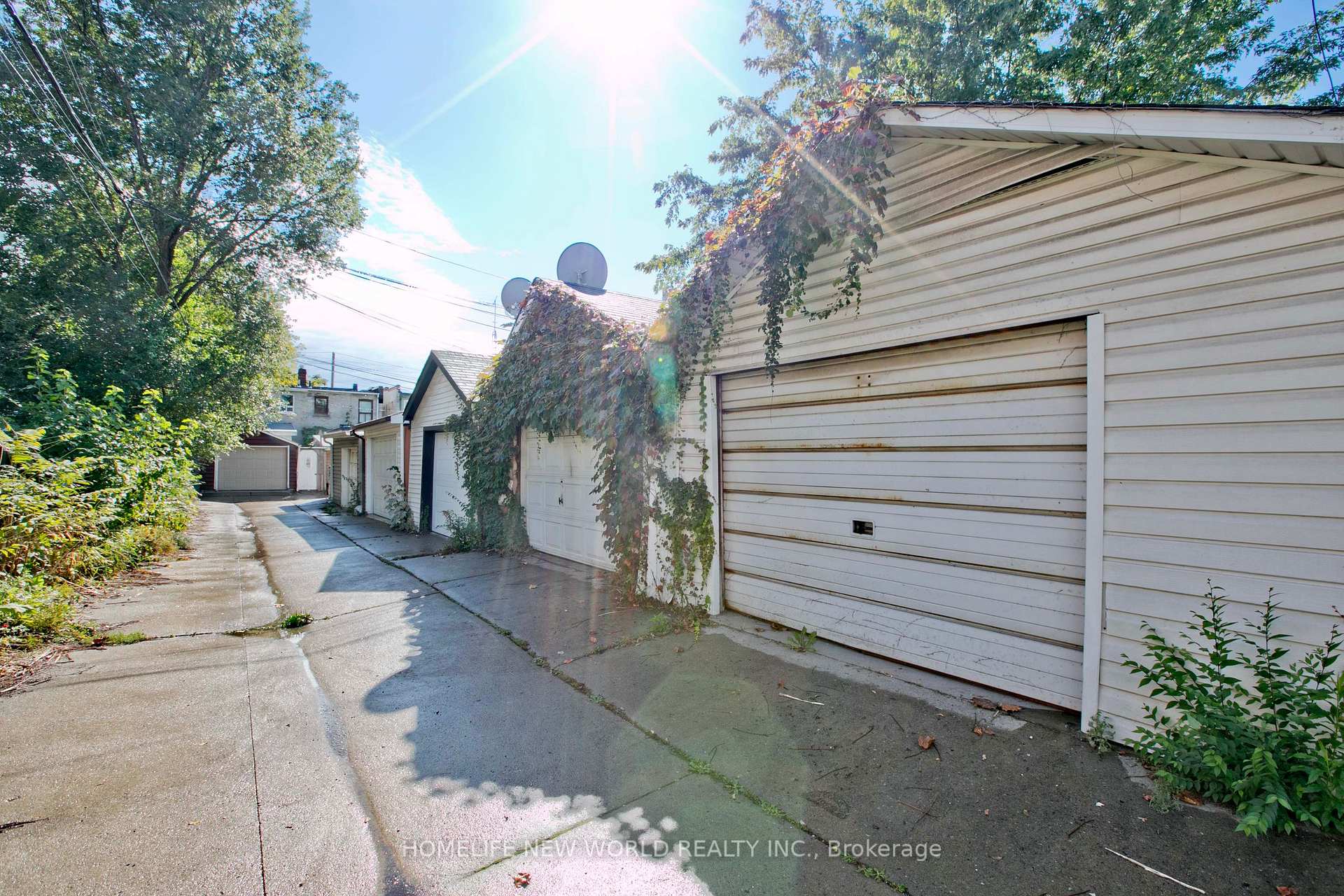 19 Britannia Ave, Toronto, ON M6N3T6 | 3 Bedroom 3 Bathroom Semi-Detached House | Image 25