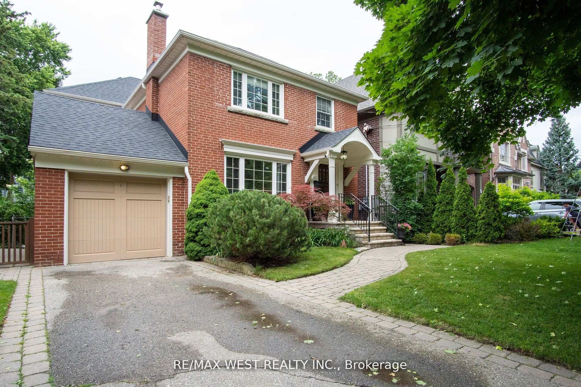 16 Ashton Manr, Toronto, ON M8Y2N5 | 4 Bedroom 4 Bathroom Detached House | Image 1