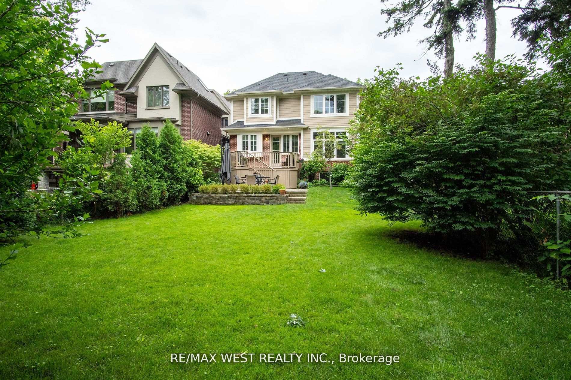 16 Ashton Manr, Toronto, ON M8Y2N5 | 4 Bedroom 4 Bathroom Detached House | Image 25