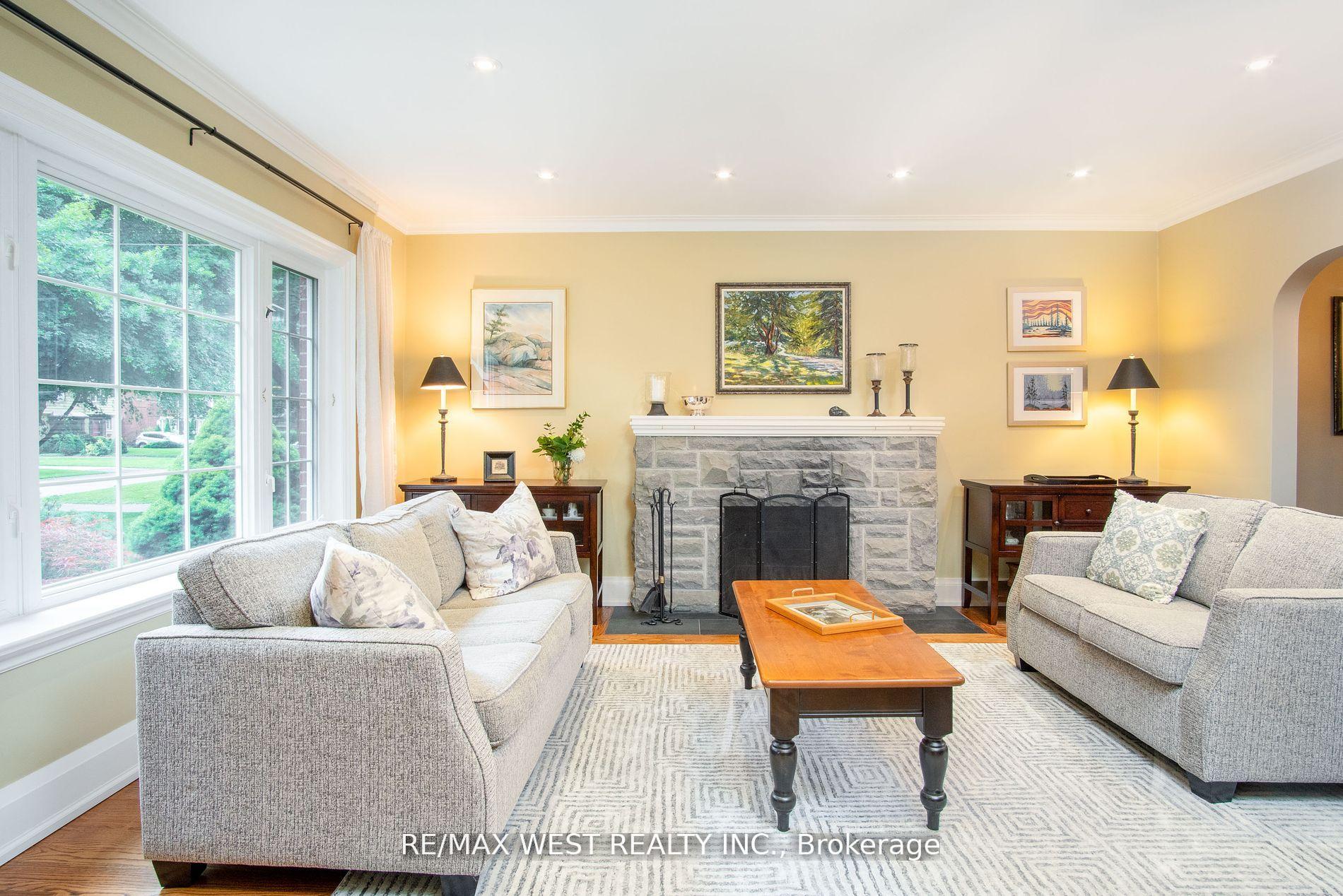 16 Ashton Manr, Toronto, ON M8Y2N5 | 4 Bedroom 4 Bathroom Detached House | Image 3