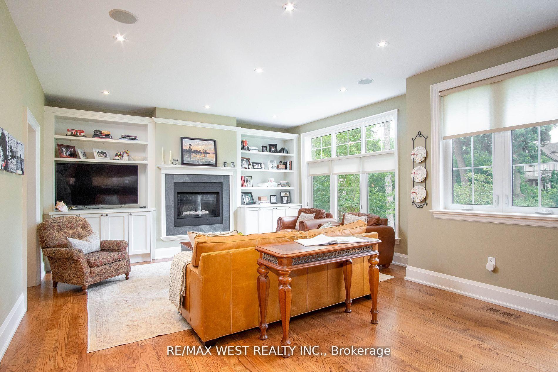 16 Ashton Manr, Toronto, ON M8Y2N5 | 4 Bedroom 4 Bathroom Detached House | Image 6